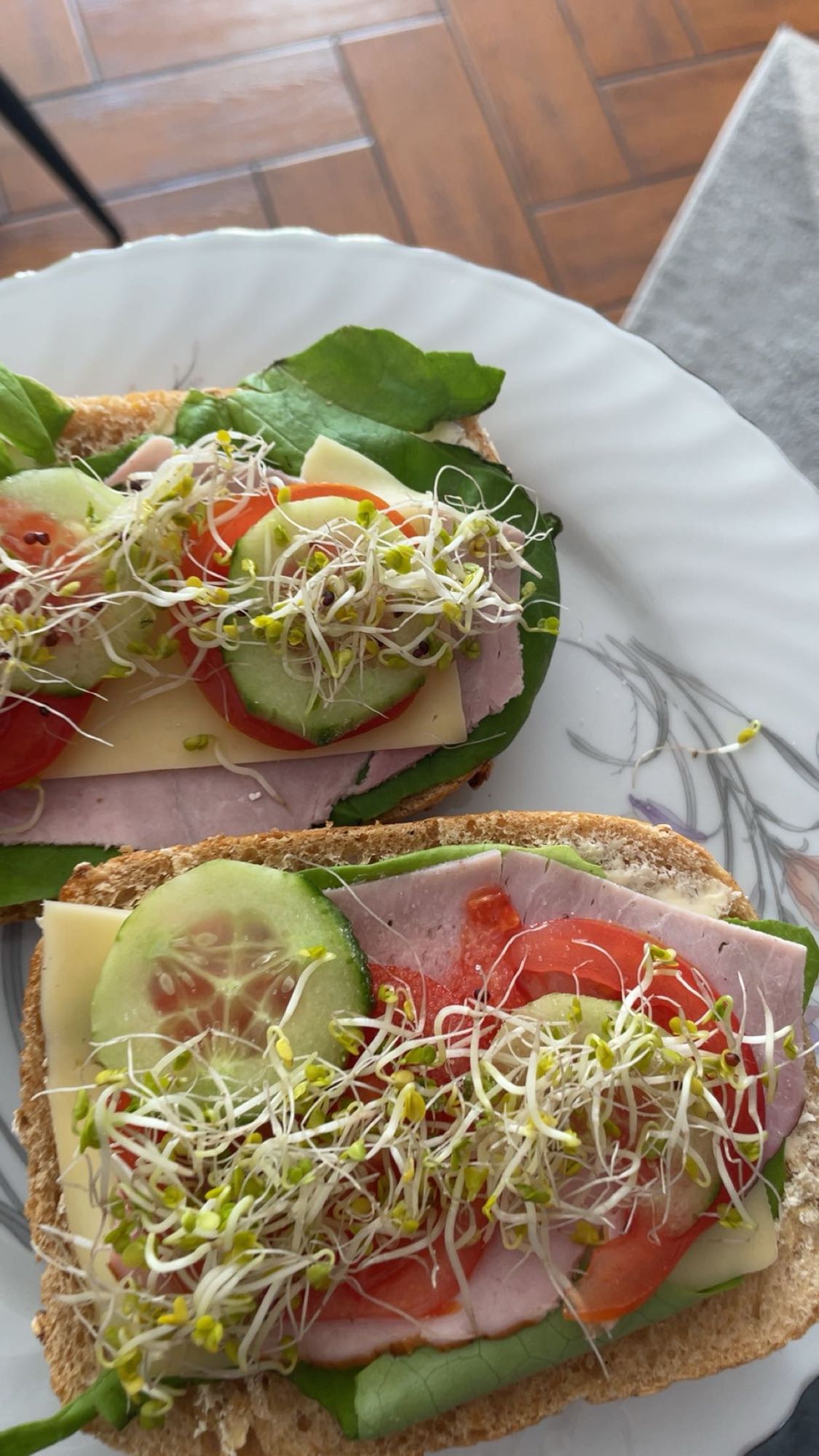 Kanapki z szynką i serem