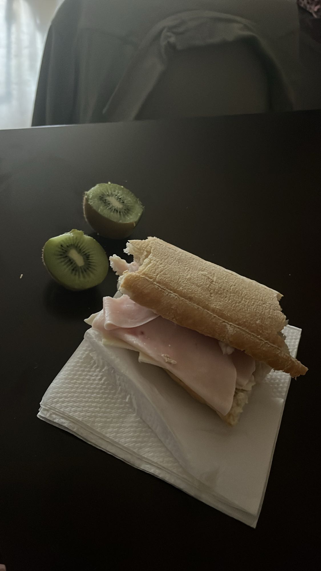 Bocadillo de pavo y kiwi