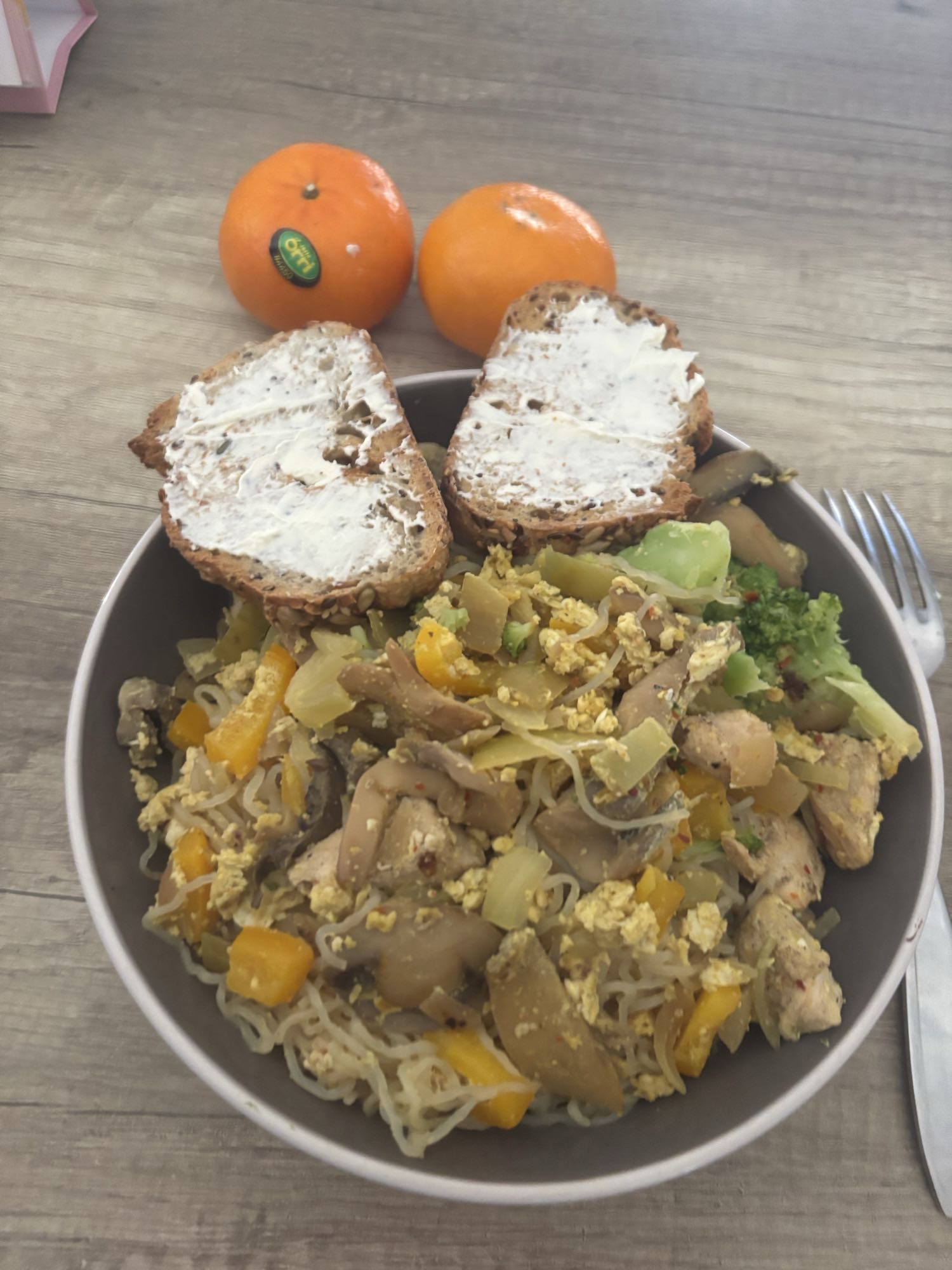 Nouilles au poulet et légumes