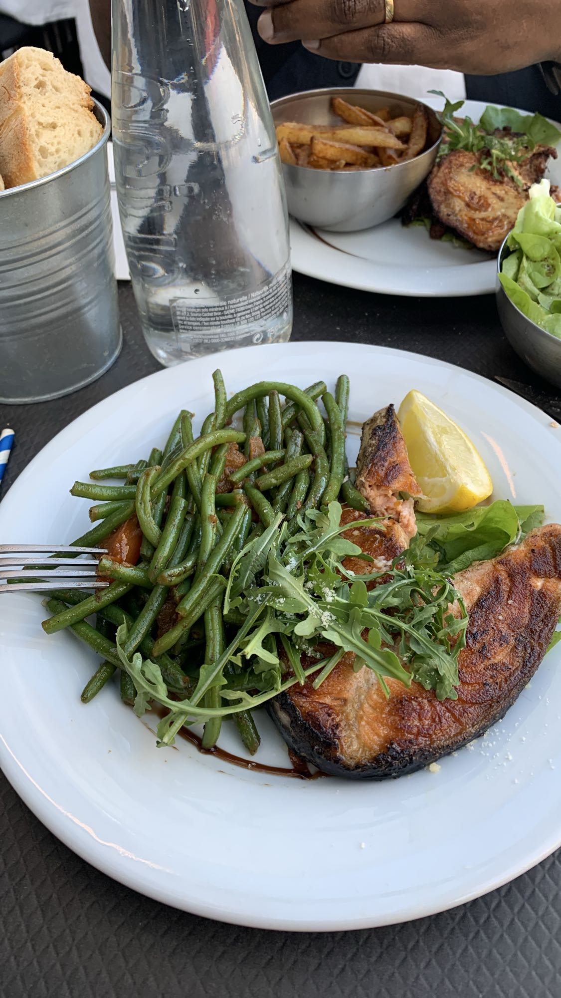 Saumon grillé et haricots