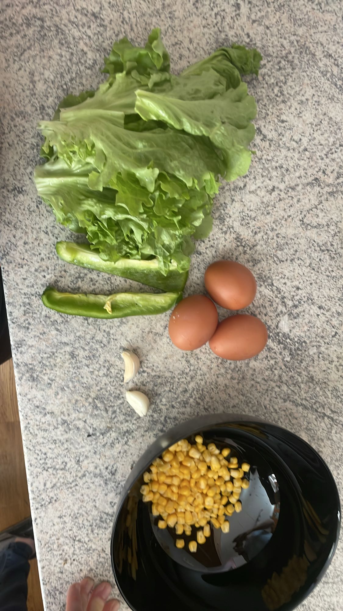 Zelenjavna jajčna solata