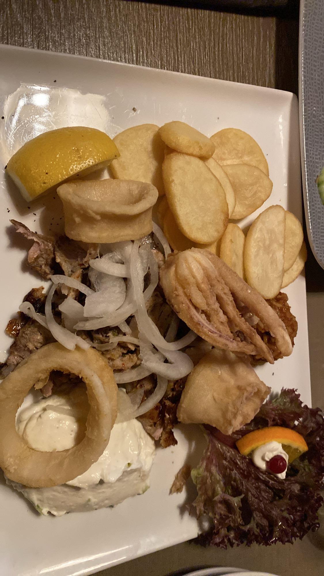 Жареный кальмар с картофелем