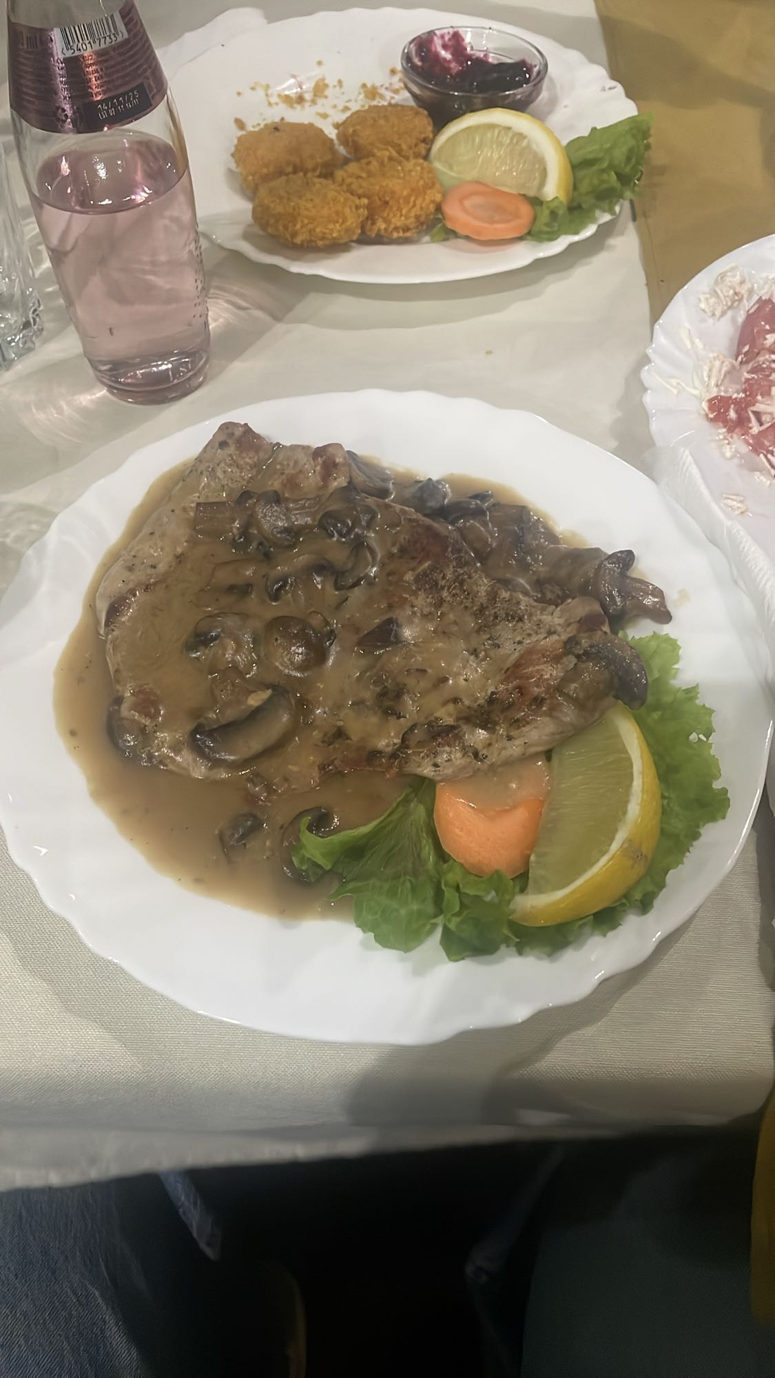 Steak with Mushroom Sauce