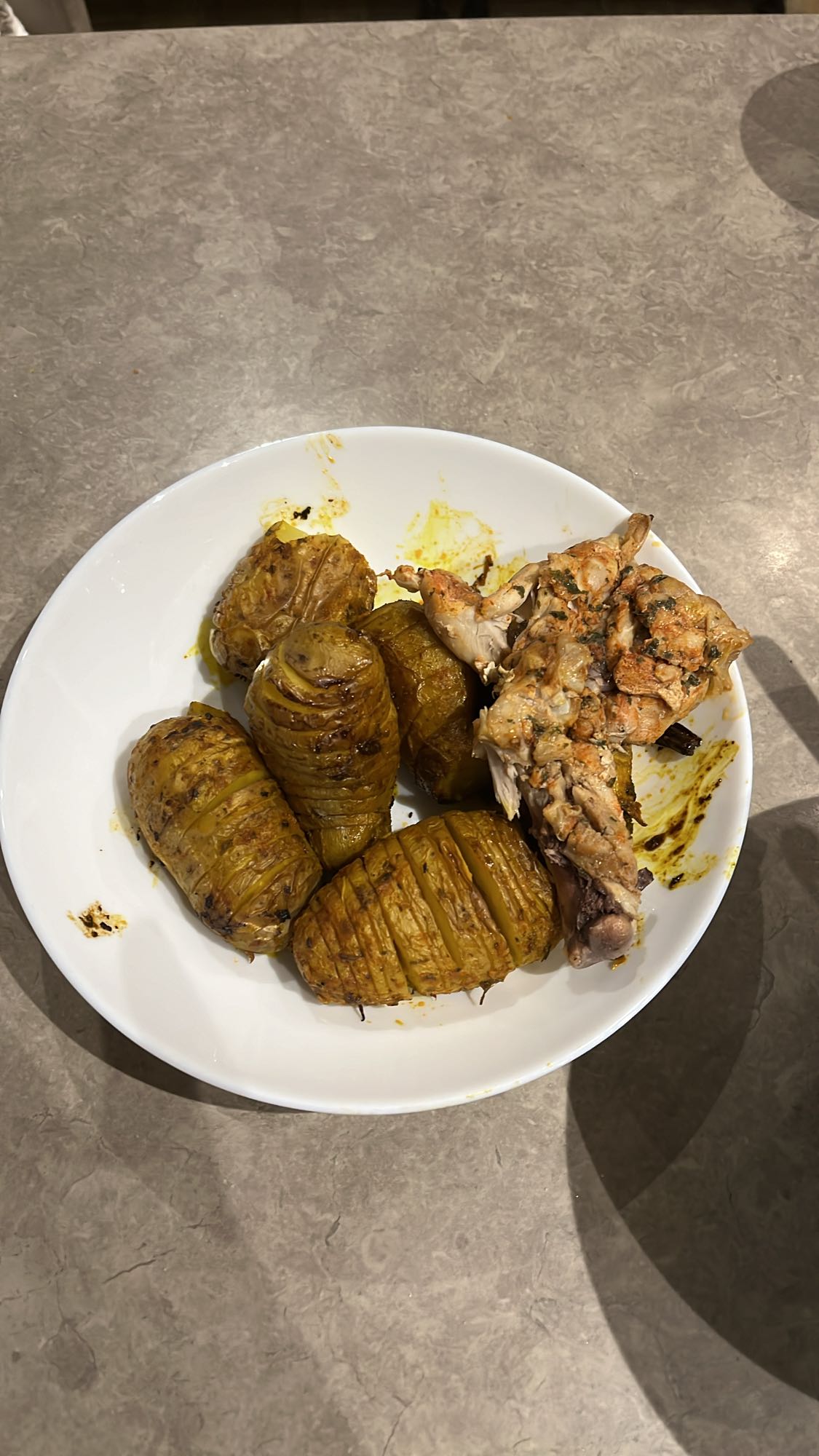 Poulet rôti et pommes de terre