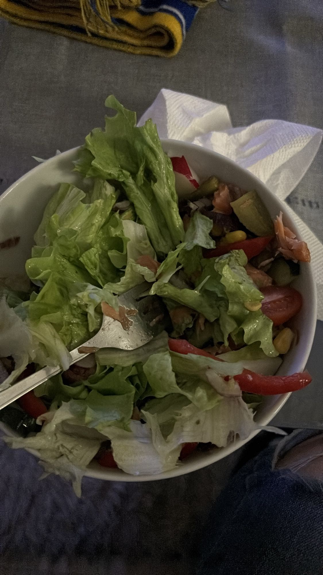 Sałatka z łososiem