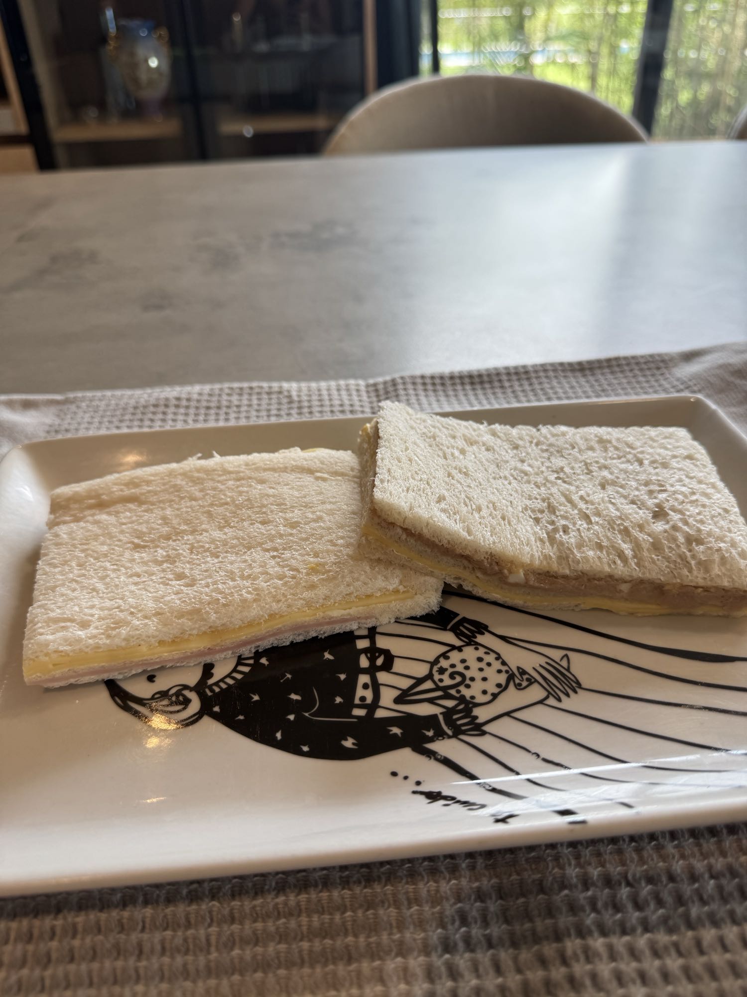 Sándwich de pan blanco