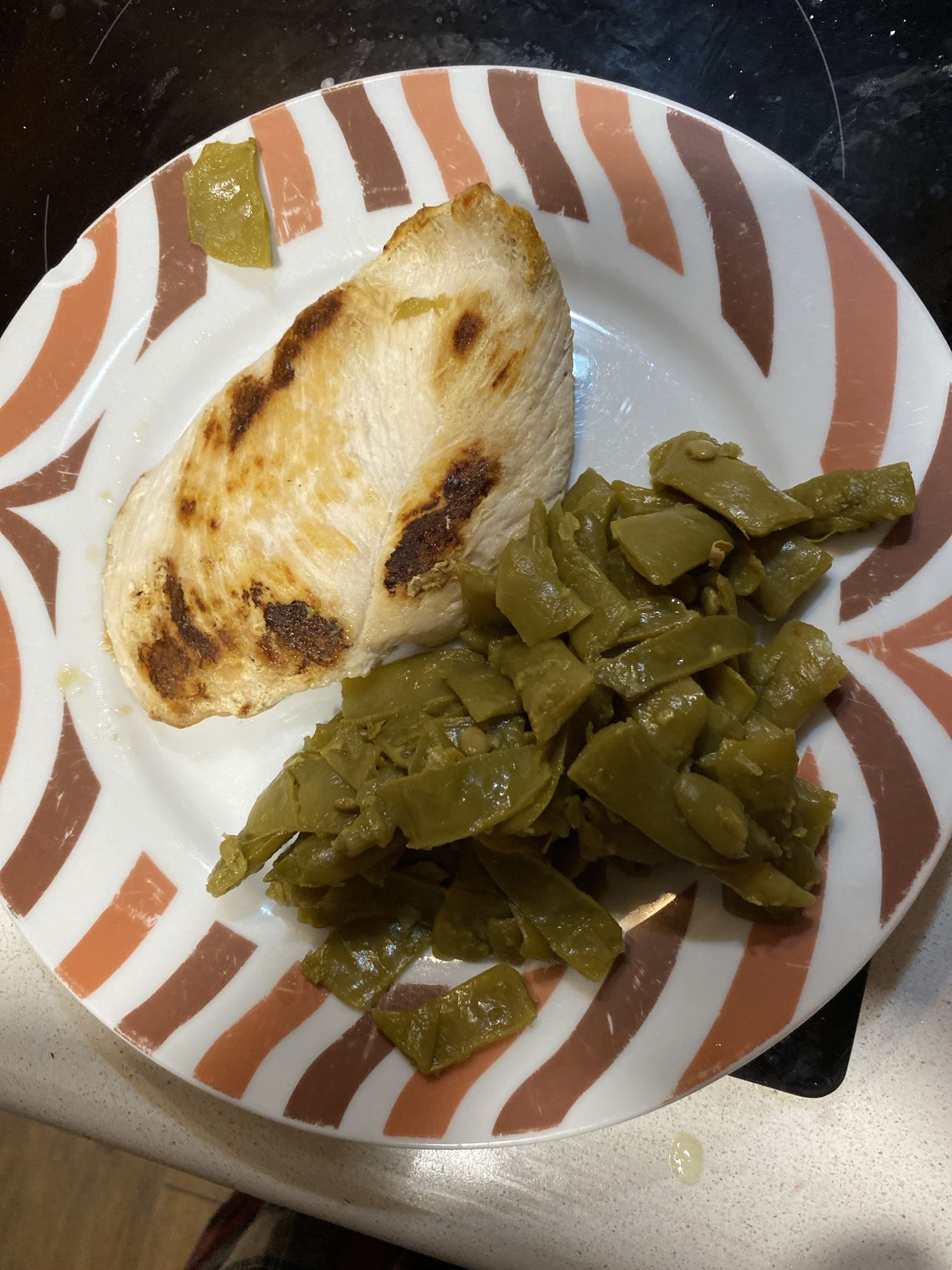 Pechuga de pollo con nopales