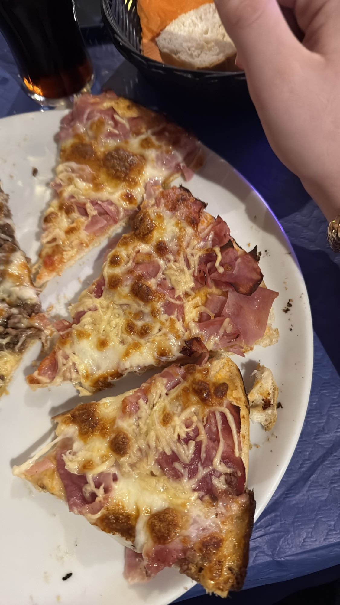 Pizza de jamón y queso