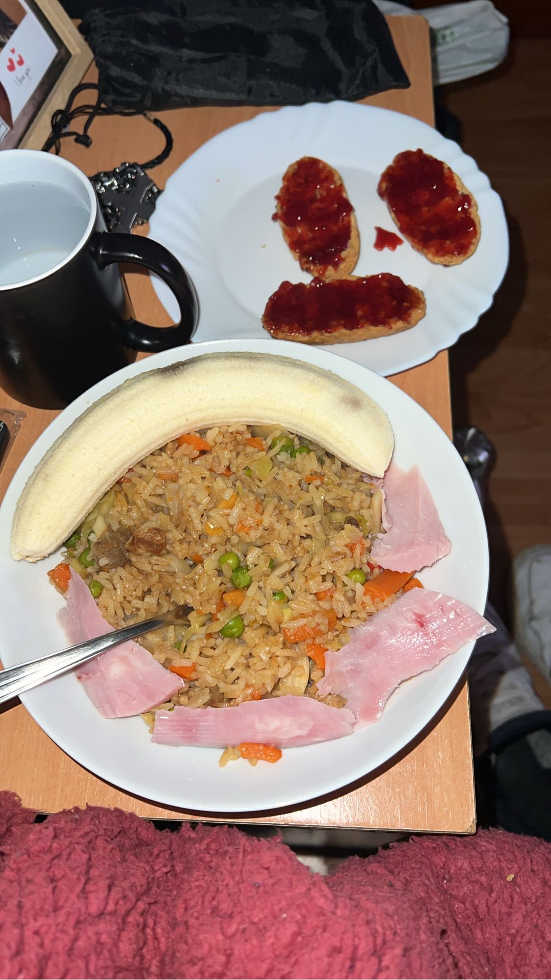 Arroz frito con acompañamientos