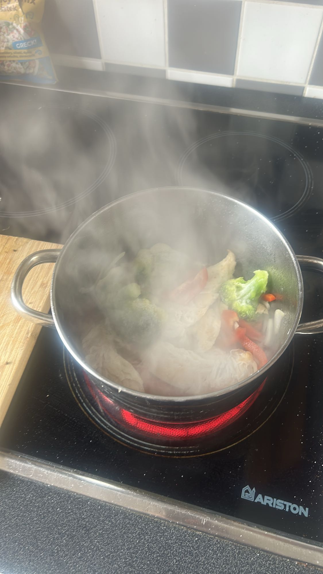 Gotowany kurczak z warzywami