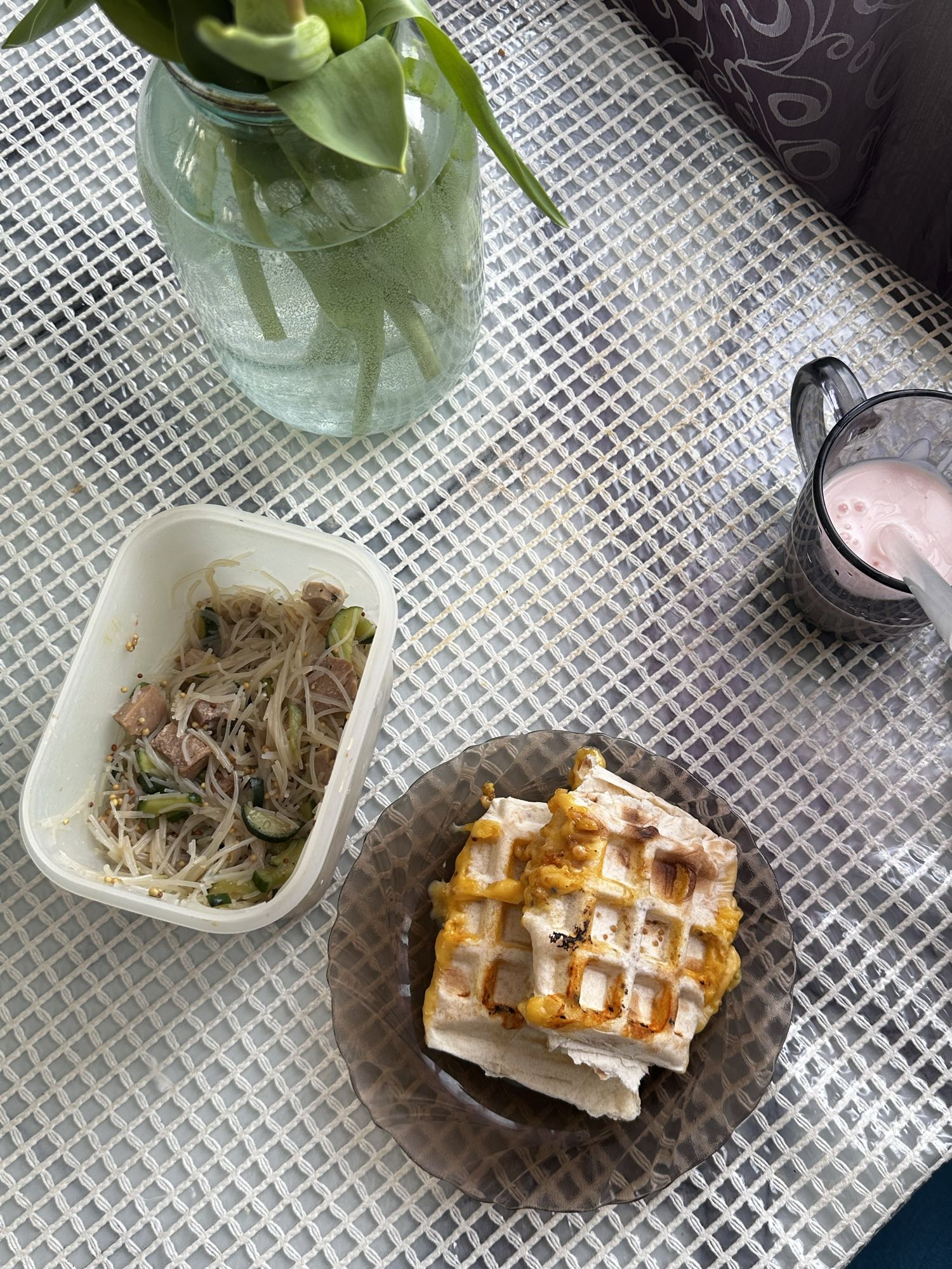 Гриль-шаурма с лапшой