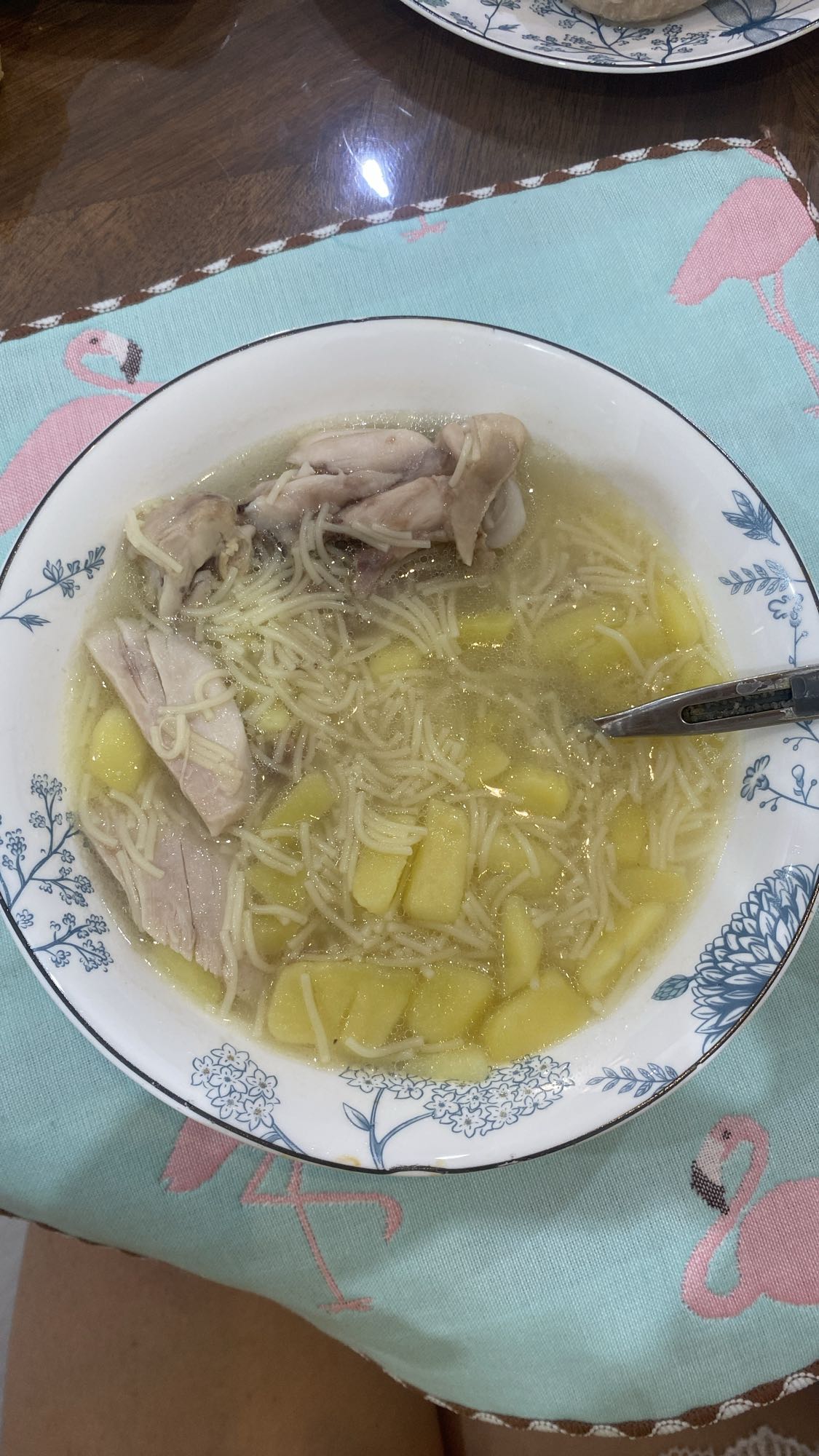 Куриный суп с лапшой