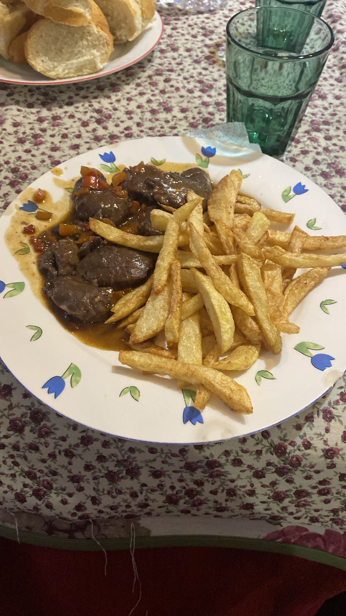 Carne guisada con papas