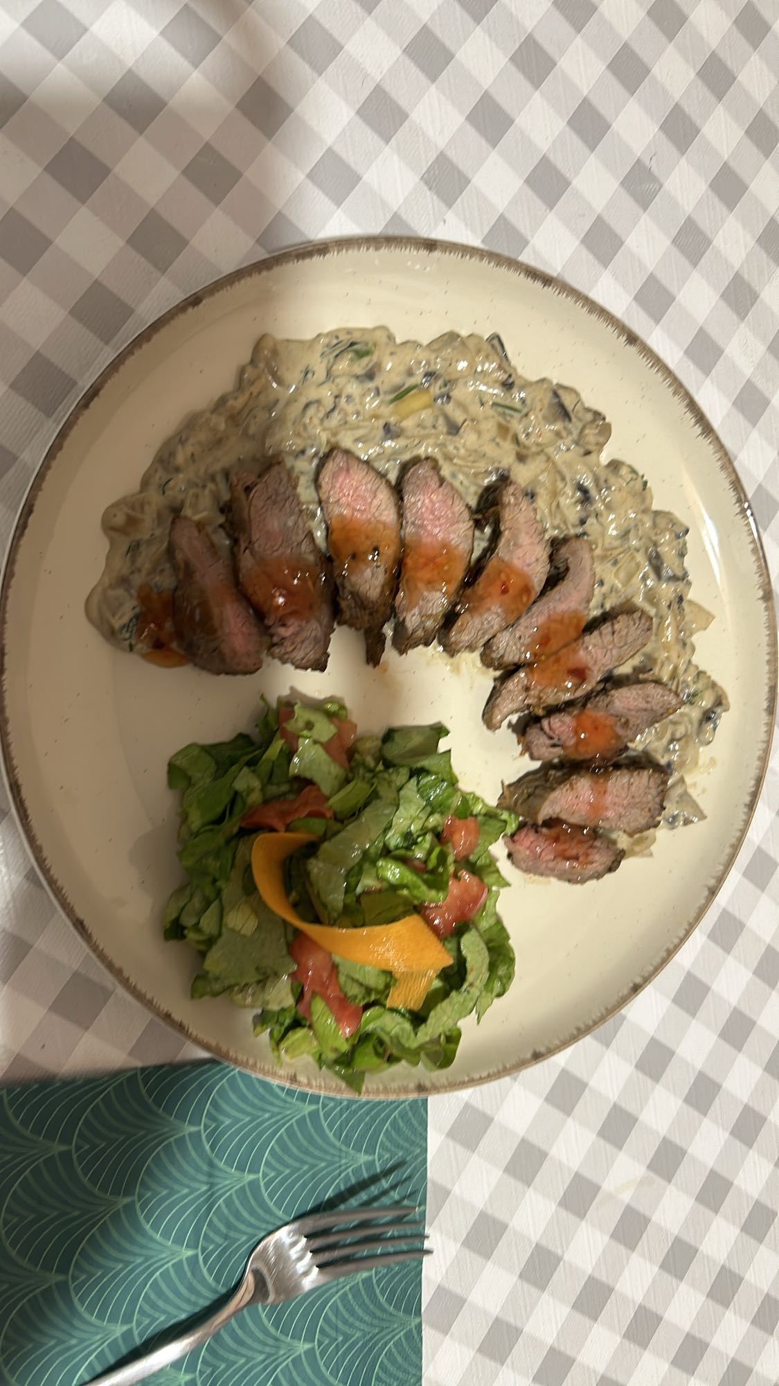 Steak with Creamy Sauce