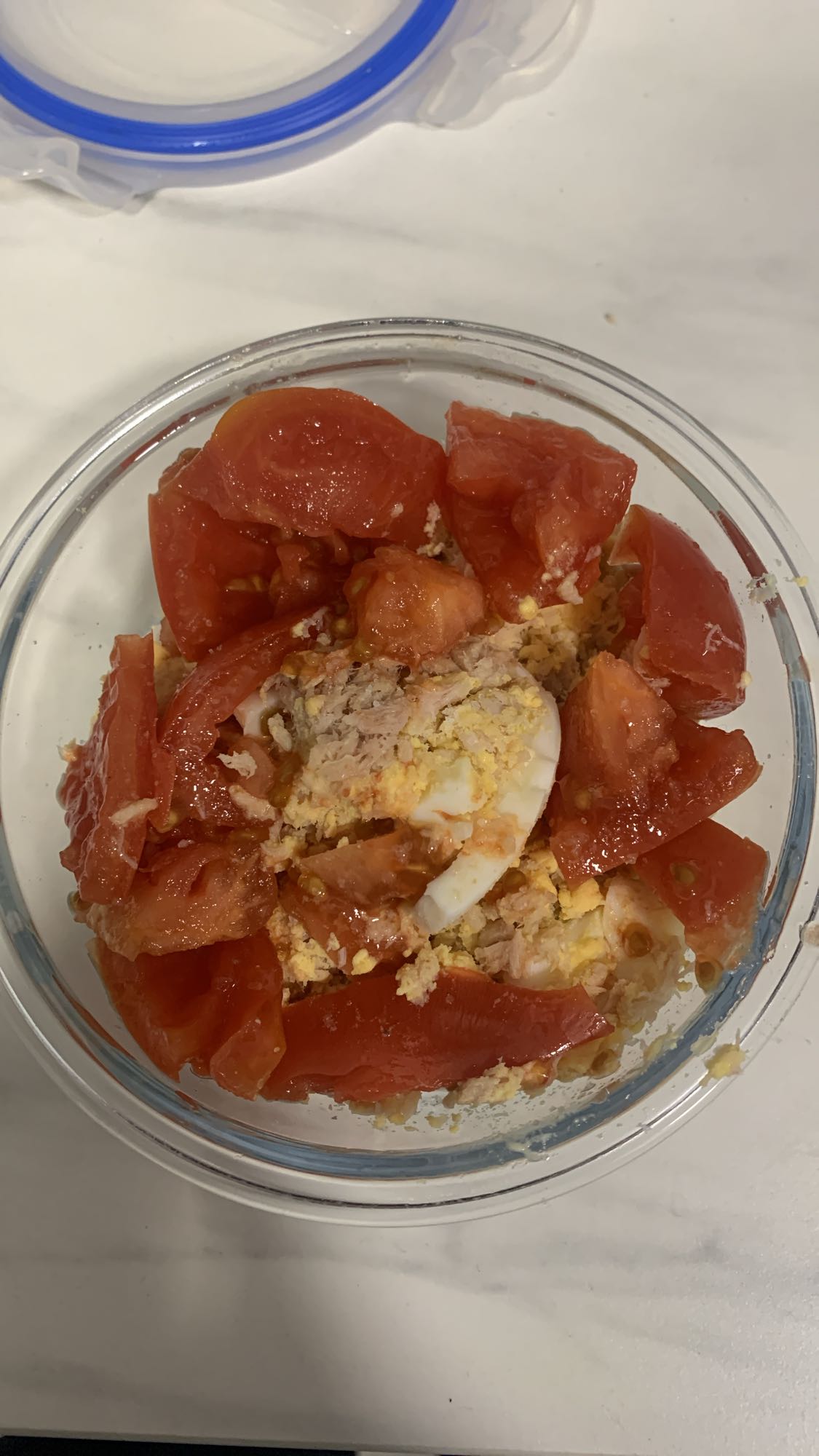 Ensalada de atún y huevo