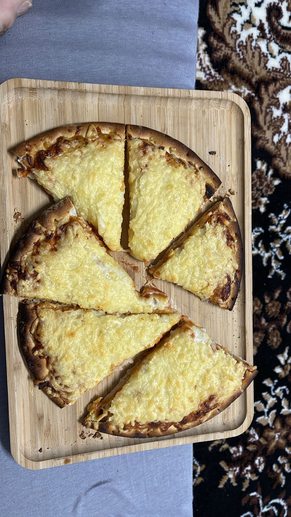 بيتزا الجبن