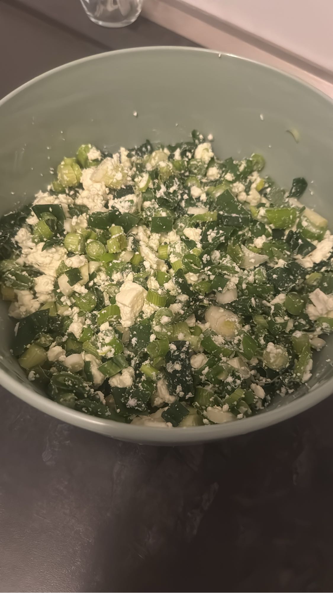 Grüner Salat mit Feta