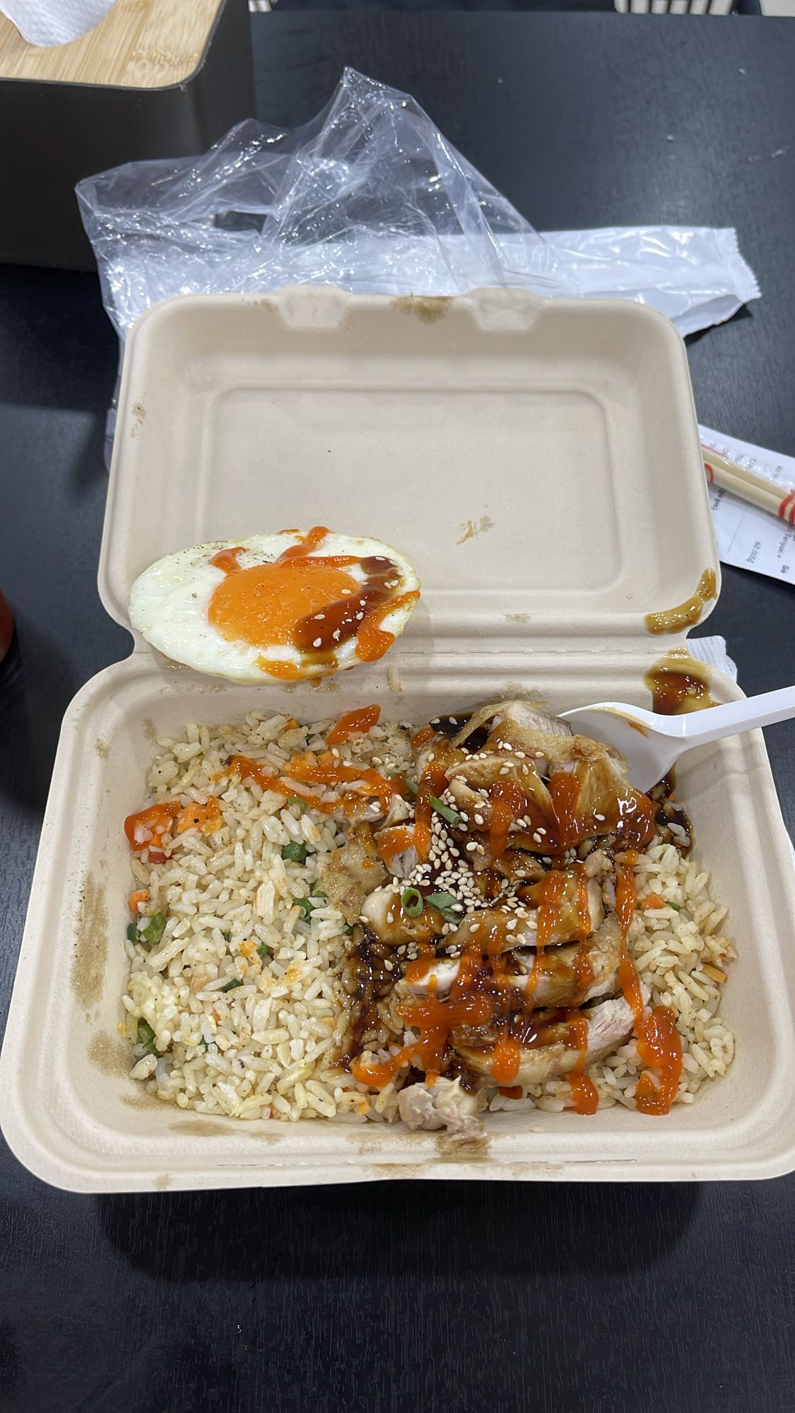 Cơm chiên gà sốt