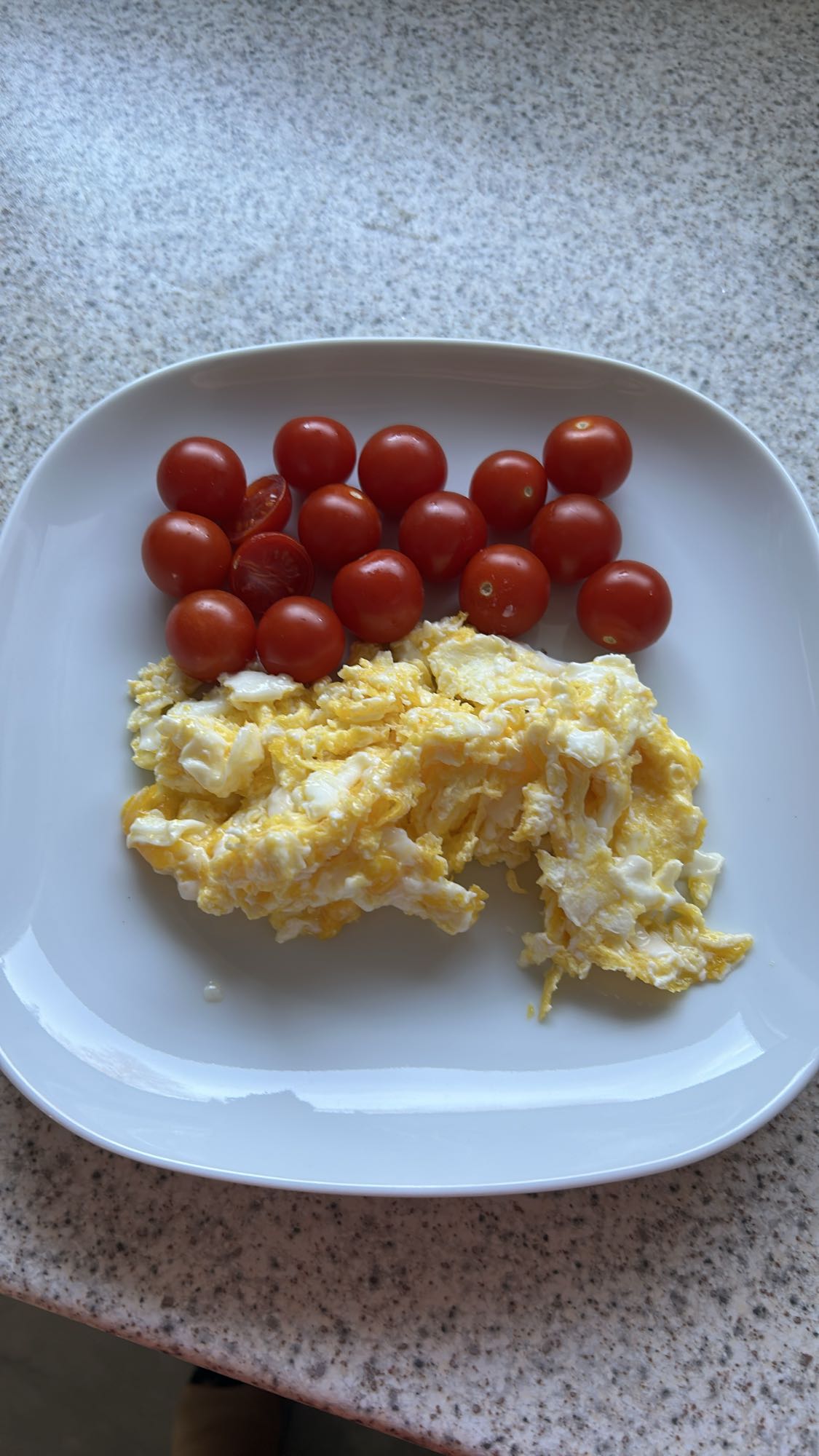 Jajecznica z pomidorkami