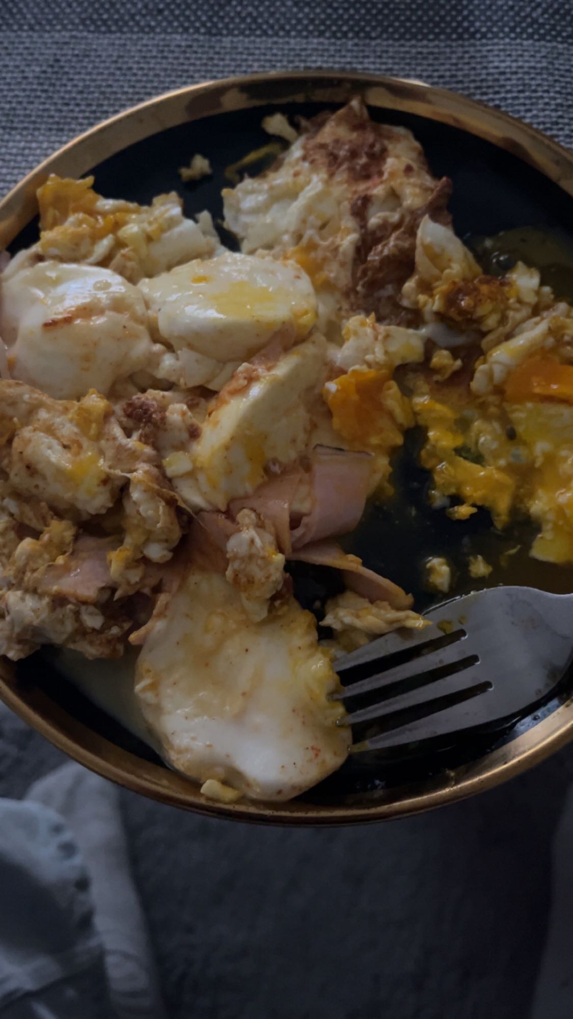 Jajecznica z szynką