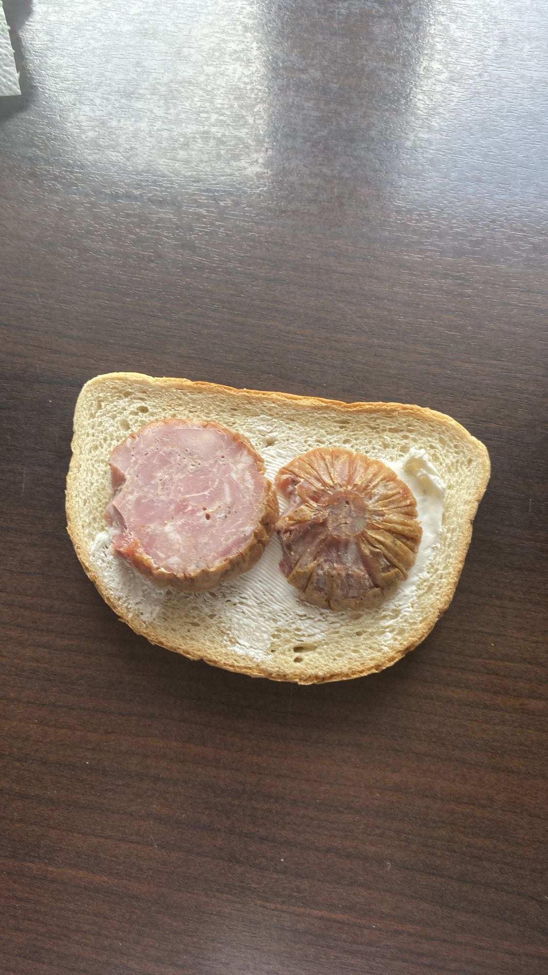 Kanapka z kiełbasą