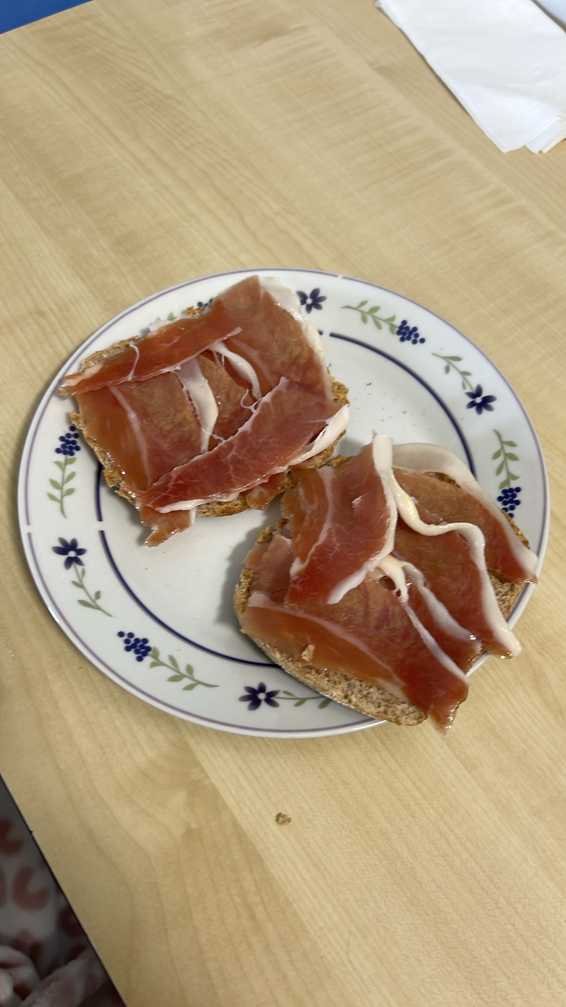 Tostadas con jamón