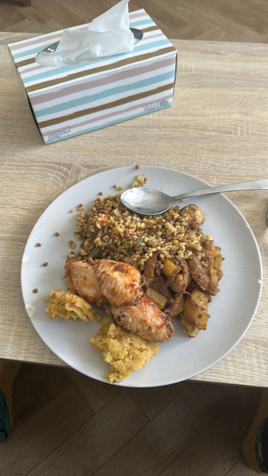 Pollo con trigo y papas