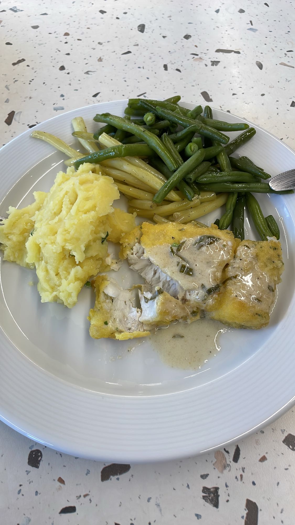 Ryba w panierce z puree