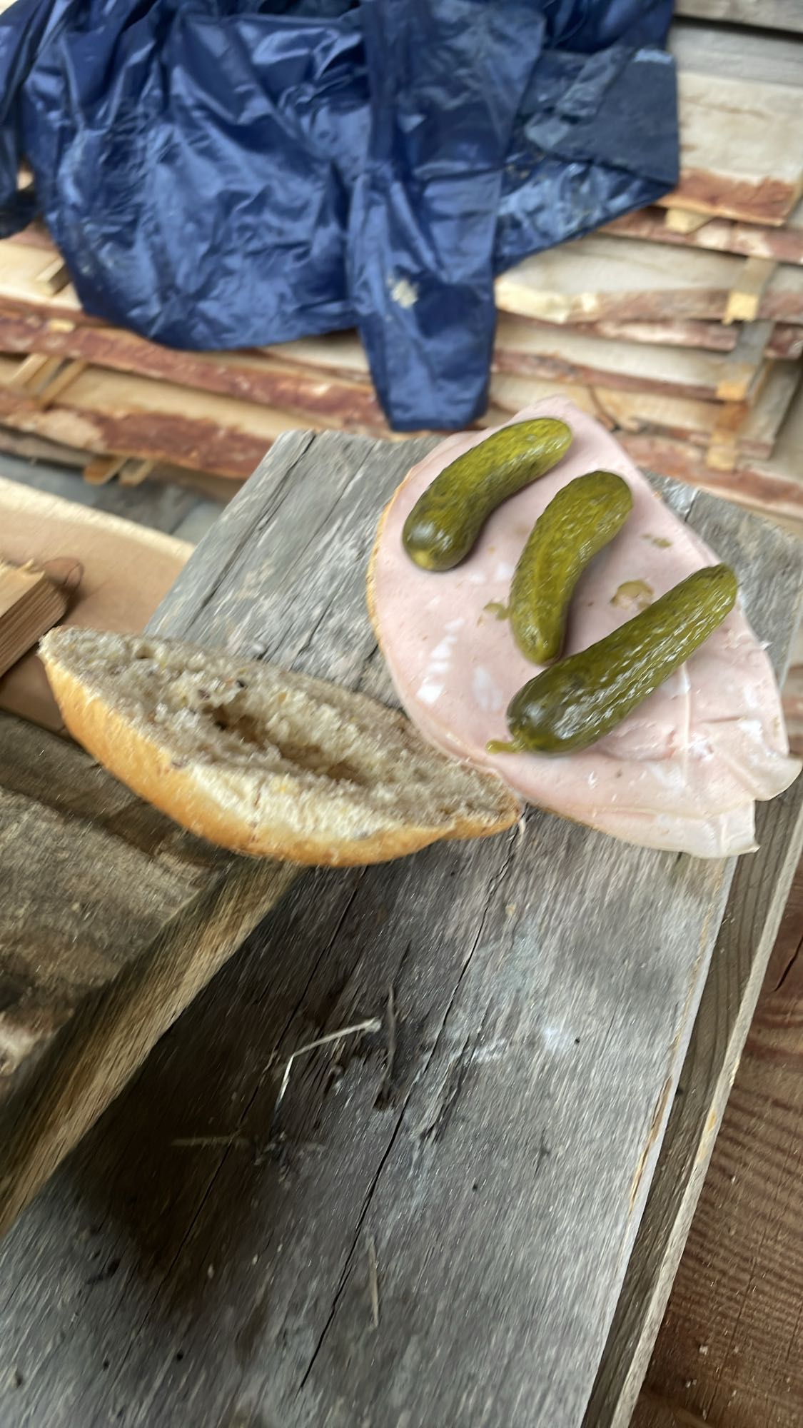 Sendvič s kumaricami