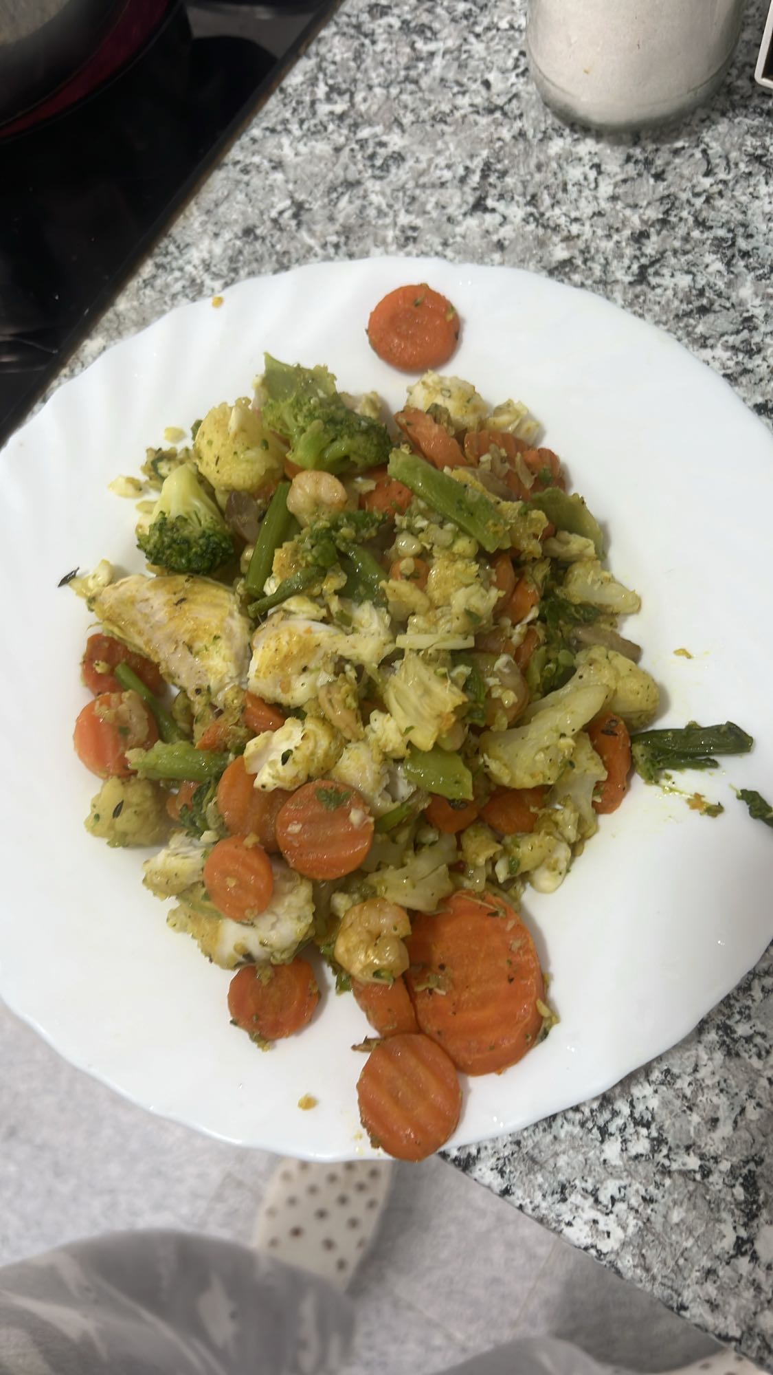 Salteado de verduras y pescado