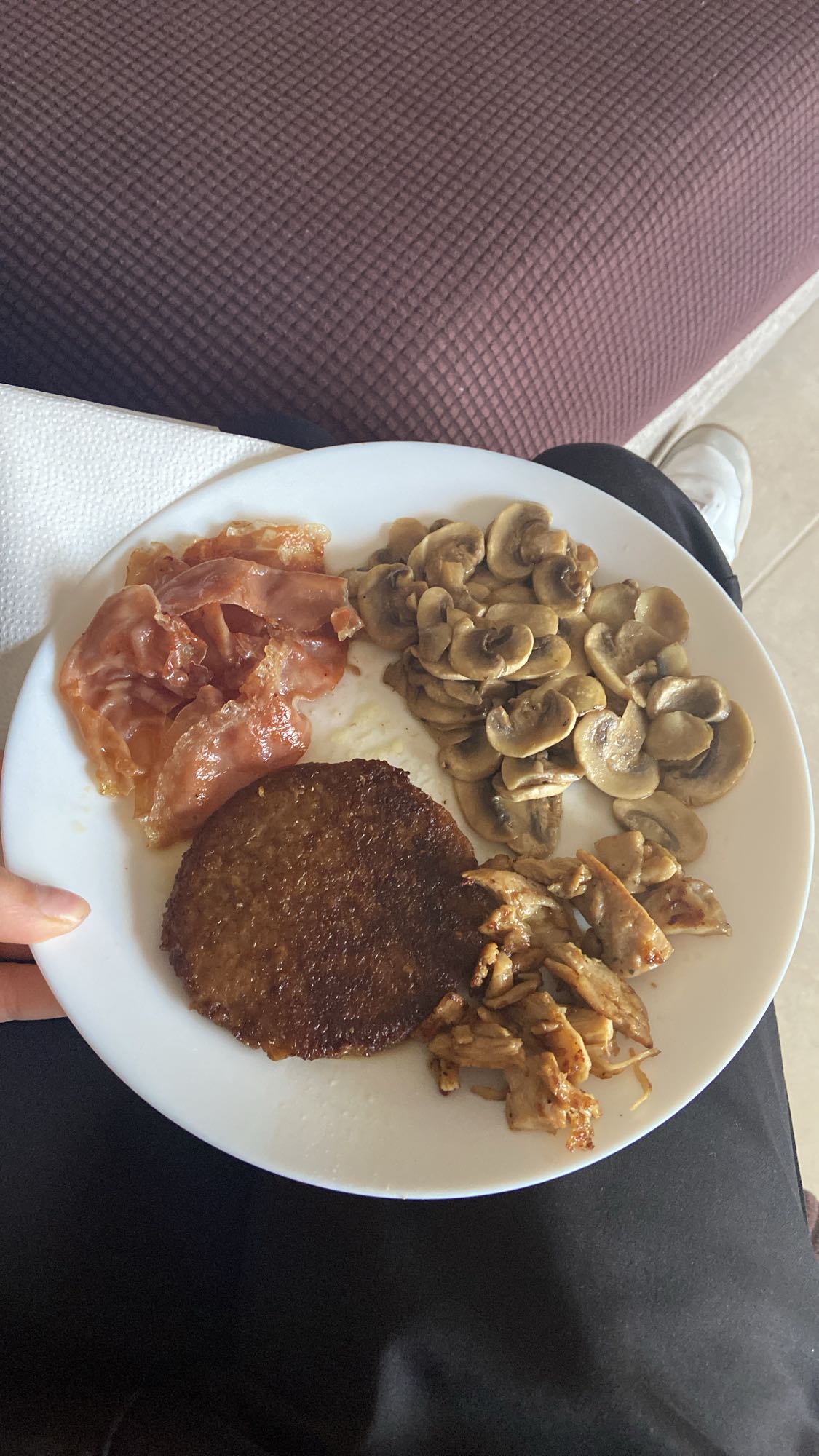 Plato de champiñones y carne