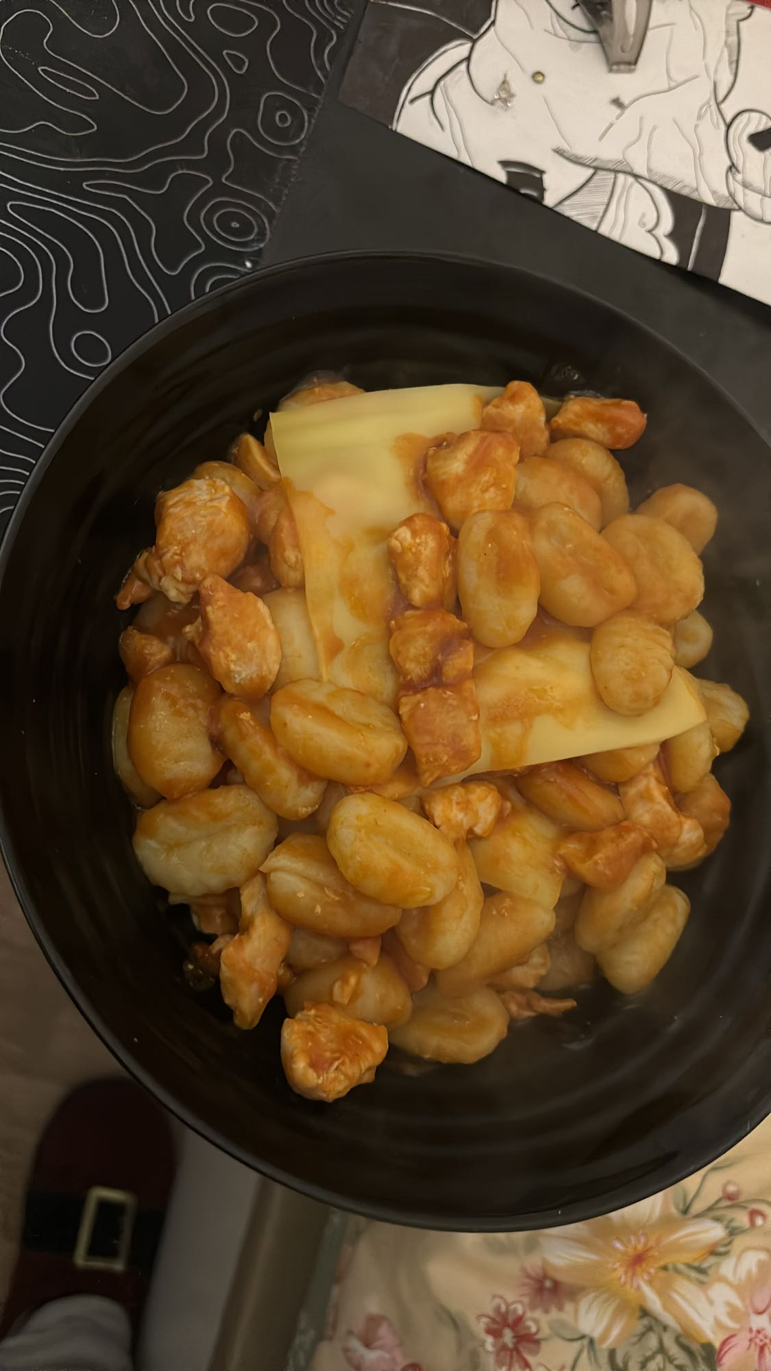 Ñoquis con pollo y queso