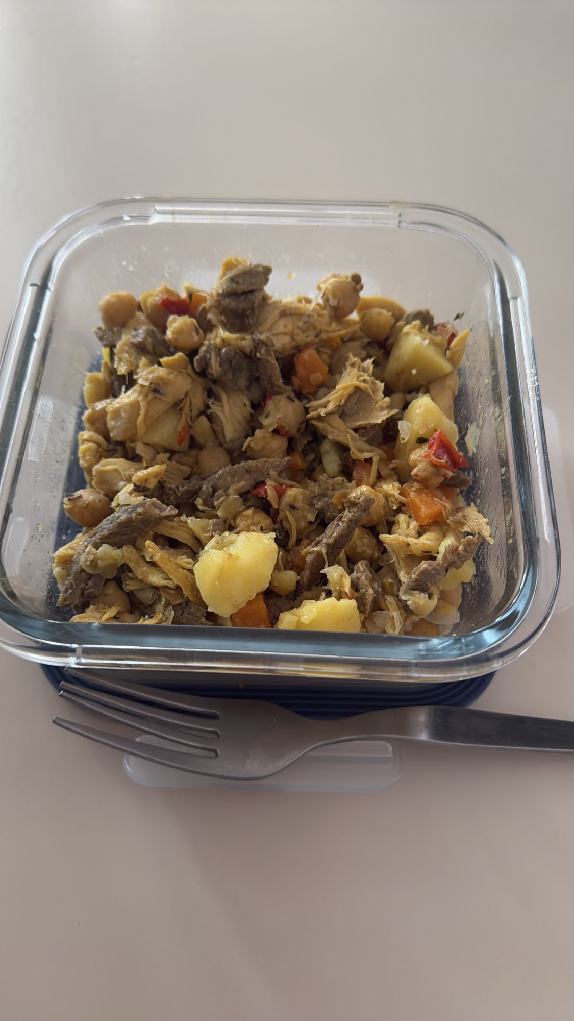 Guiso de carne y garbanzos