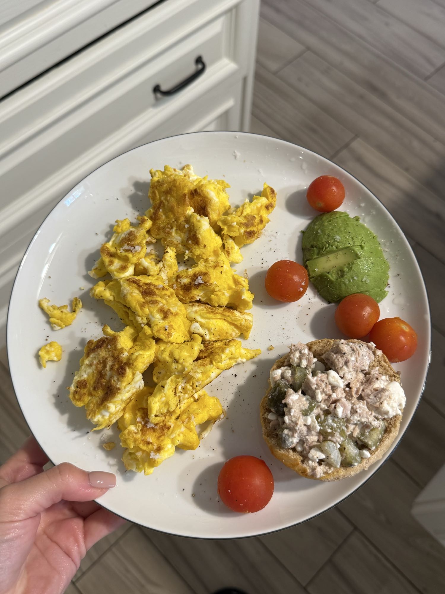 Scrambled Eggs with Avocado