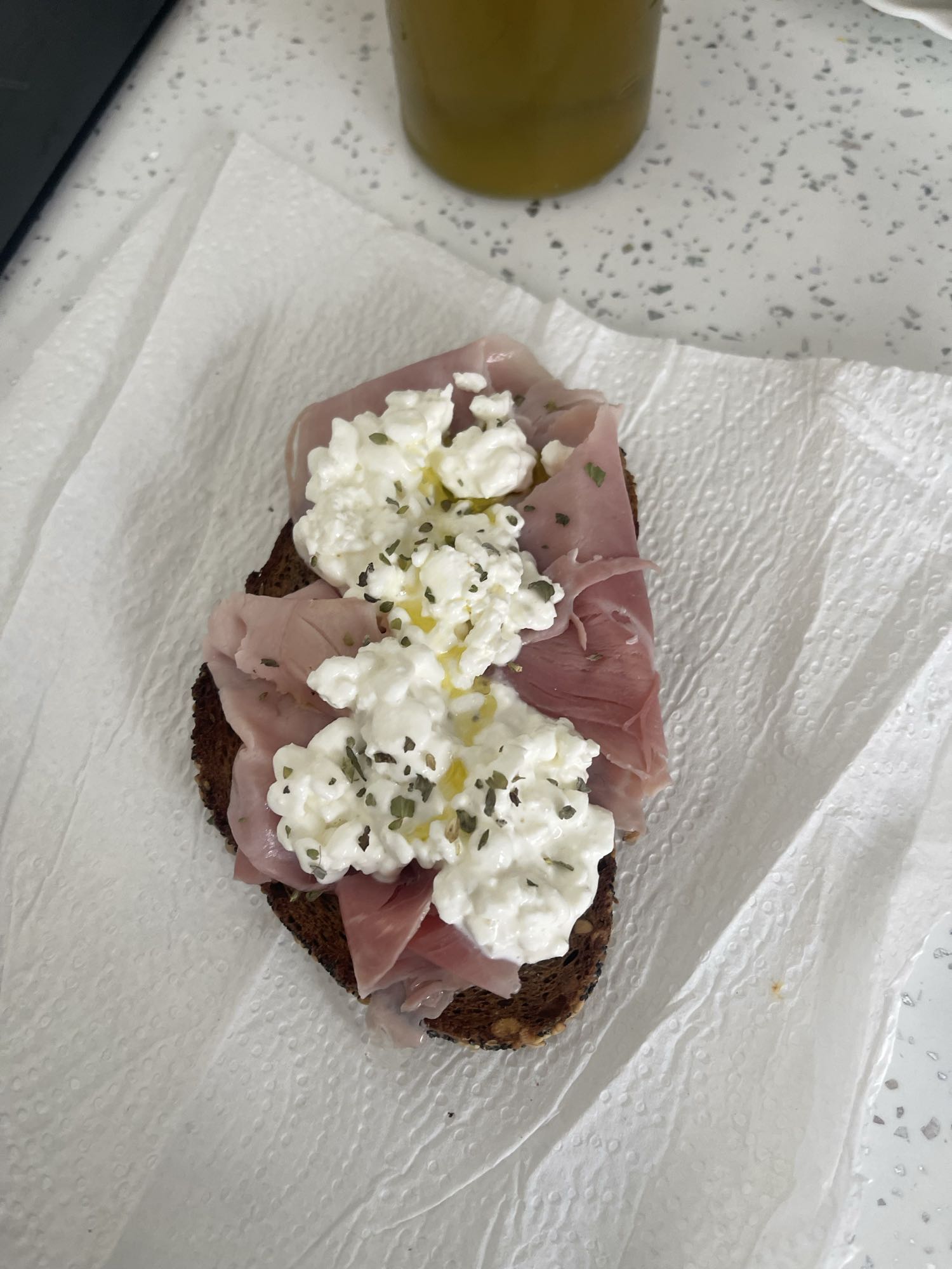 Tostada con jamón y queso
