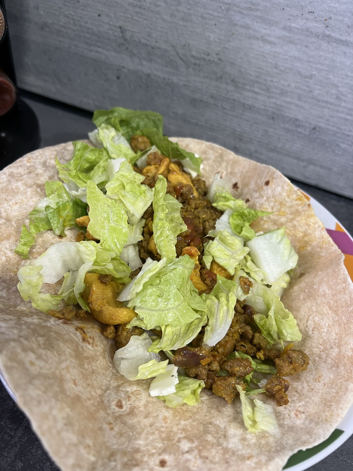 Taco de carne y lechuga