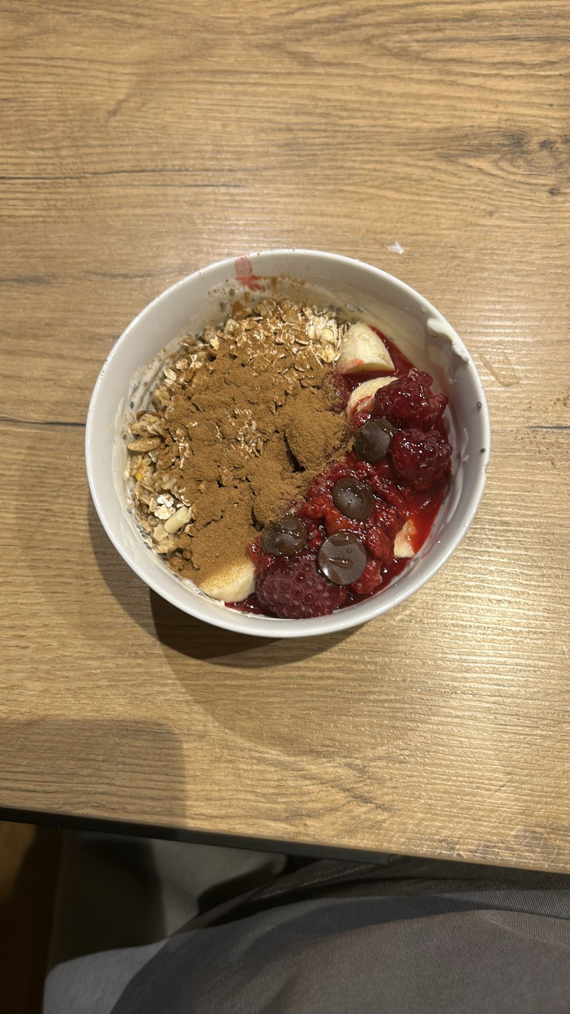 Yogurt Berry Oat Bowl