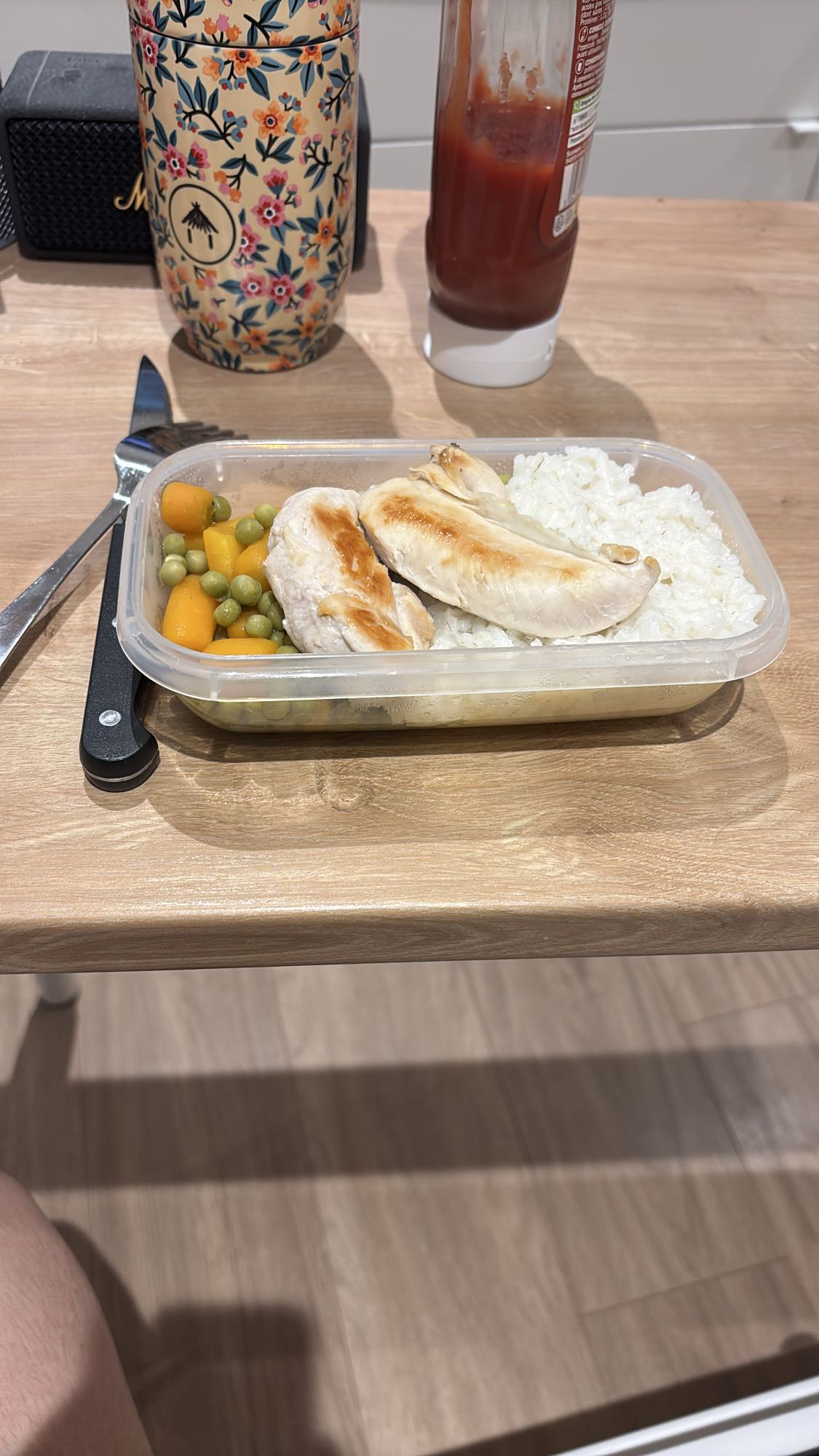 Poulet avec riz et légumes