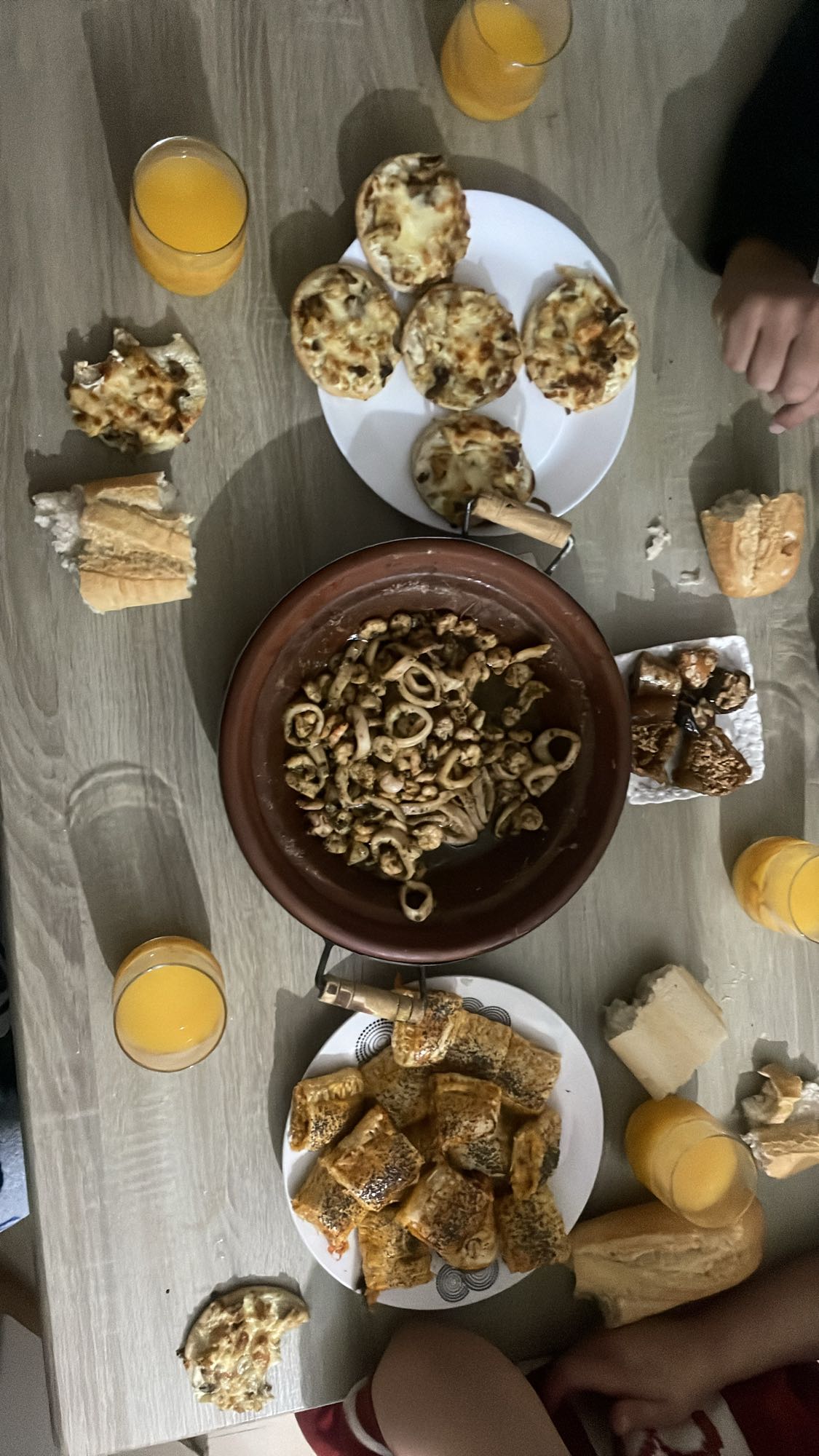 Cena variada con mariscos