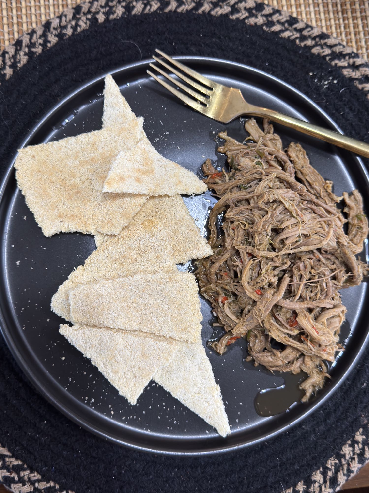 Carne mechada con casabe