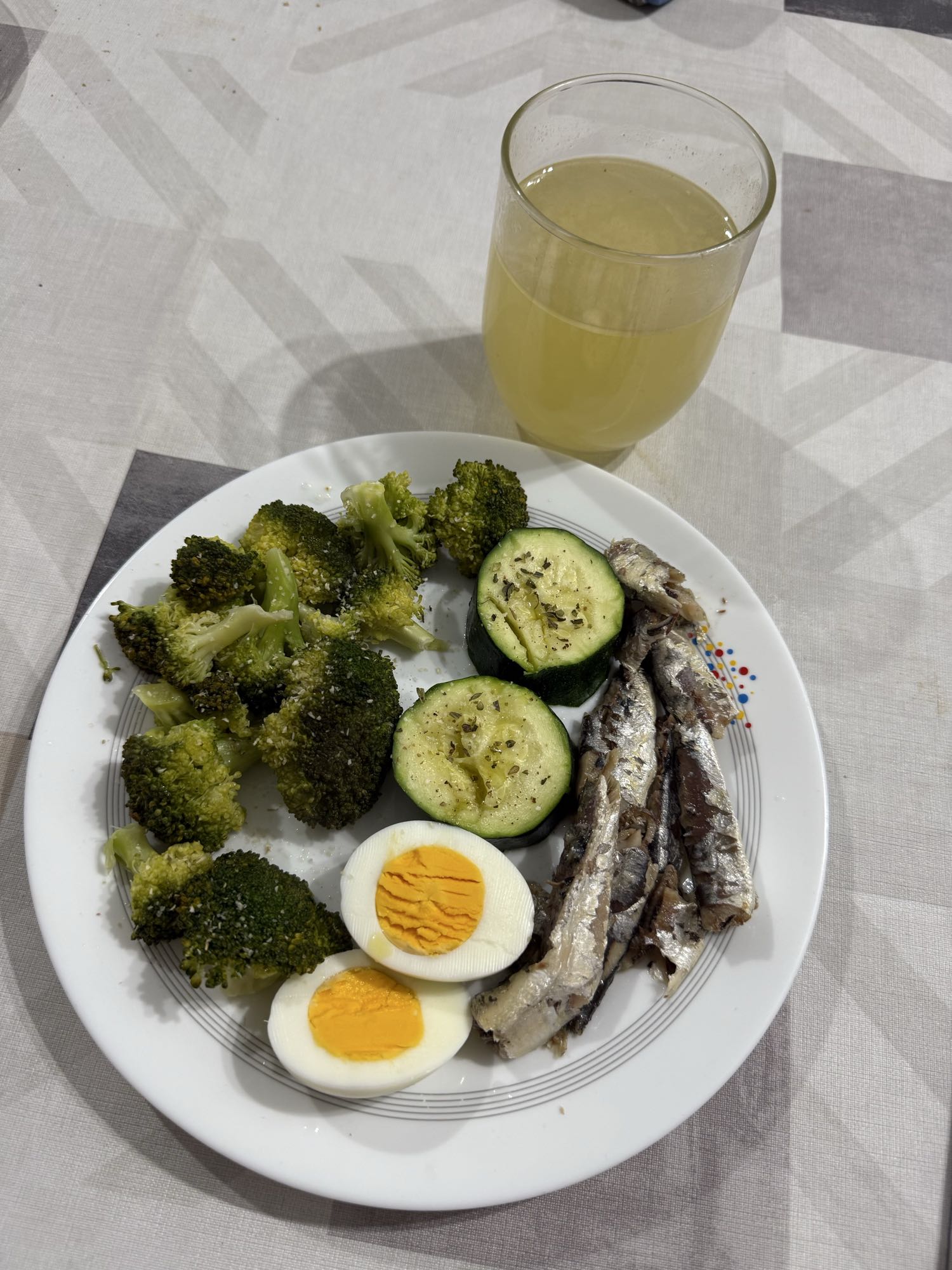 Plato saludable con pescado