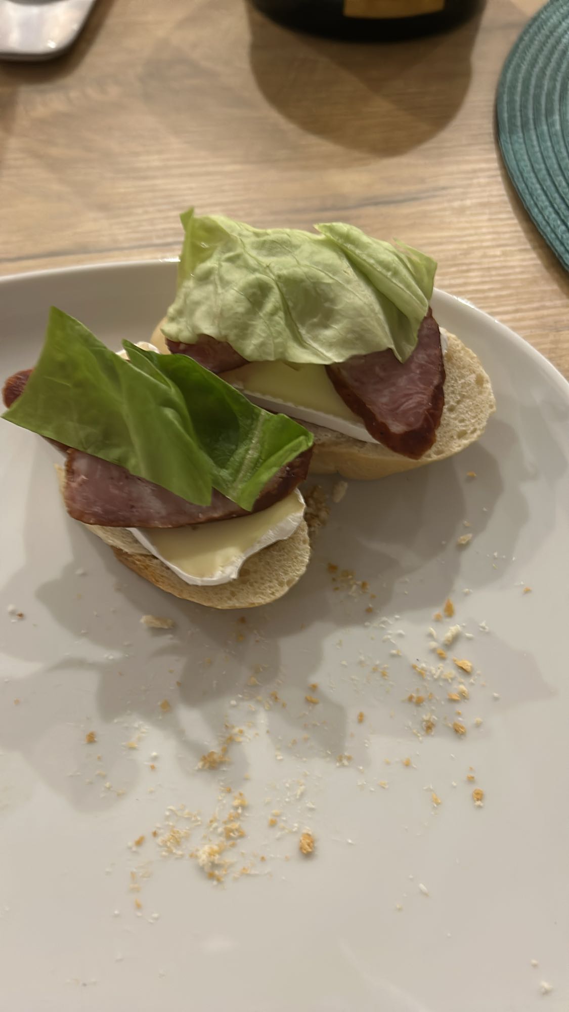 Kanapki z serem i szynką