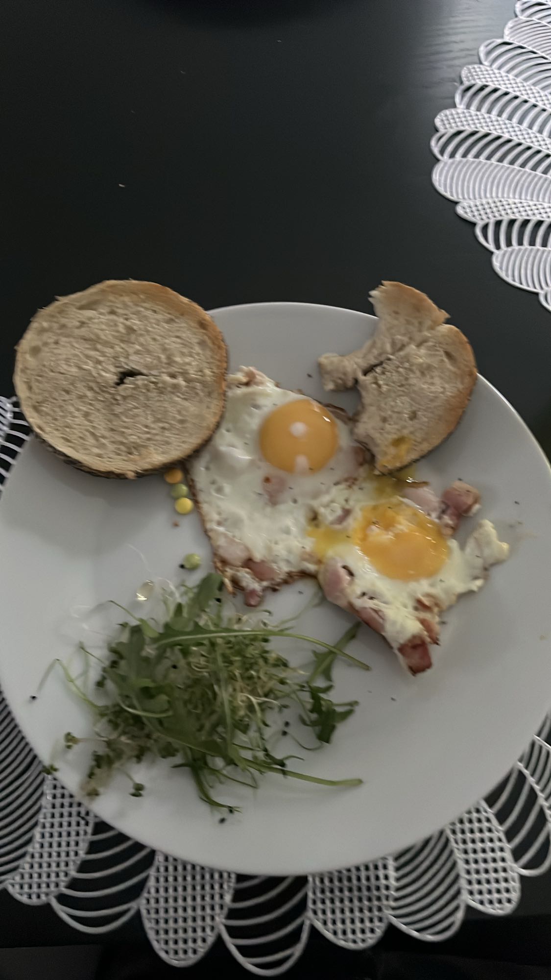 Jajka sadzone z boczkiem