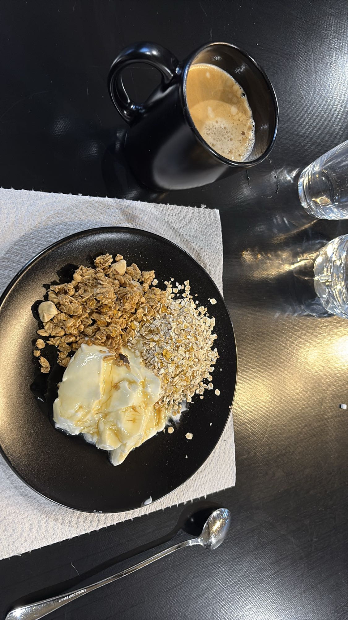 Yaourt au miel et céréales