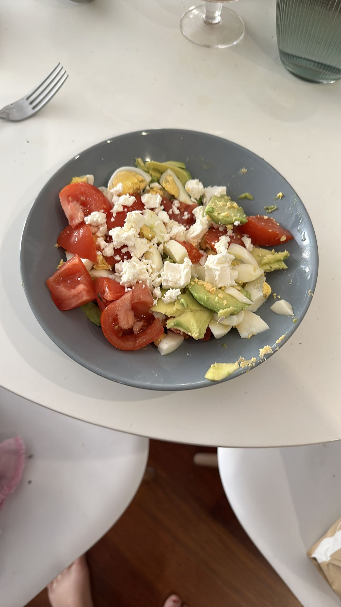 Sałatka z awokado i fetą