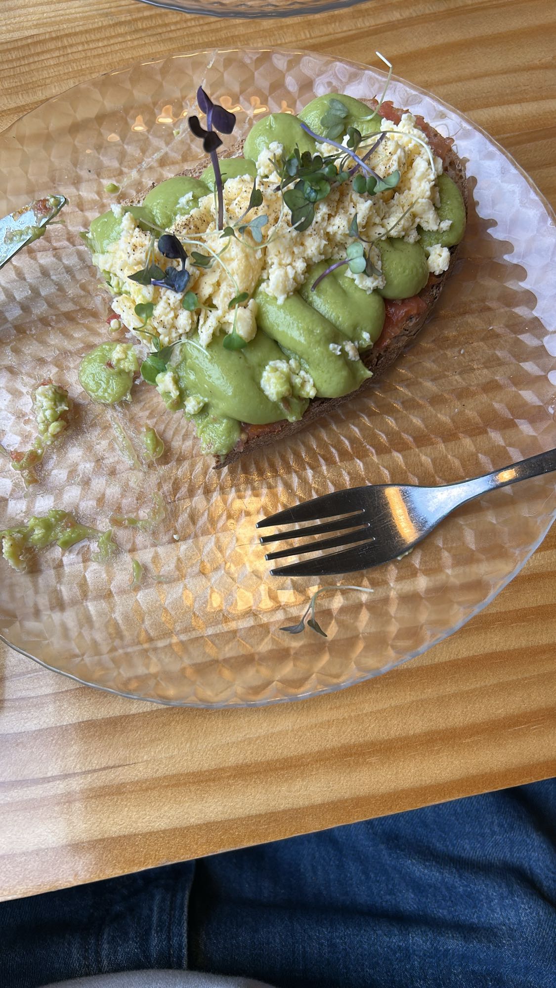 Tostada de aguacate