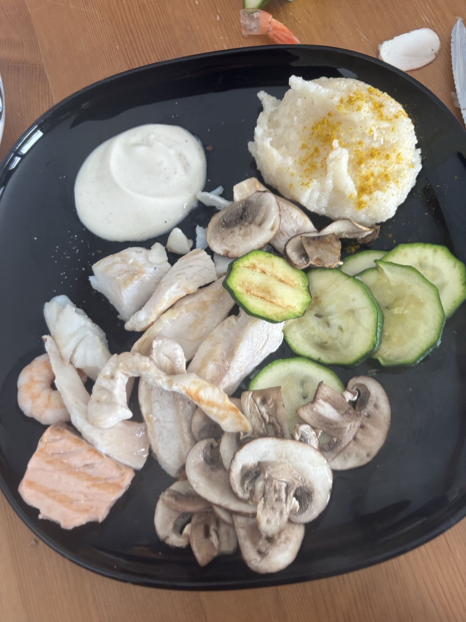 Assiette de poisson et légumes