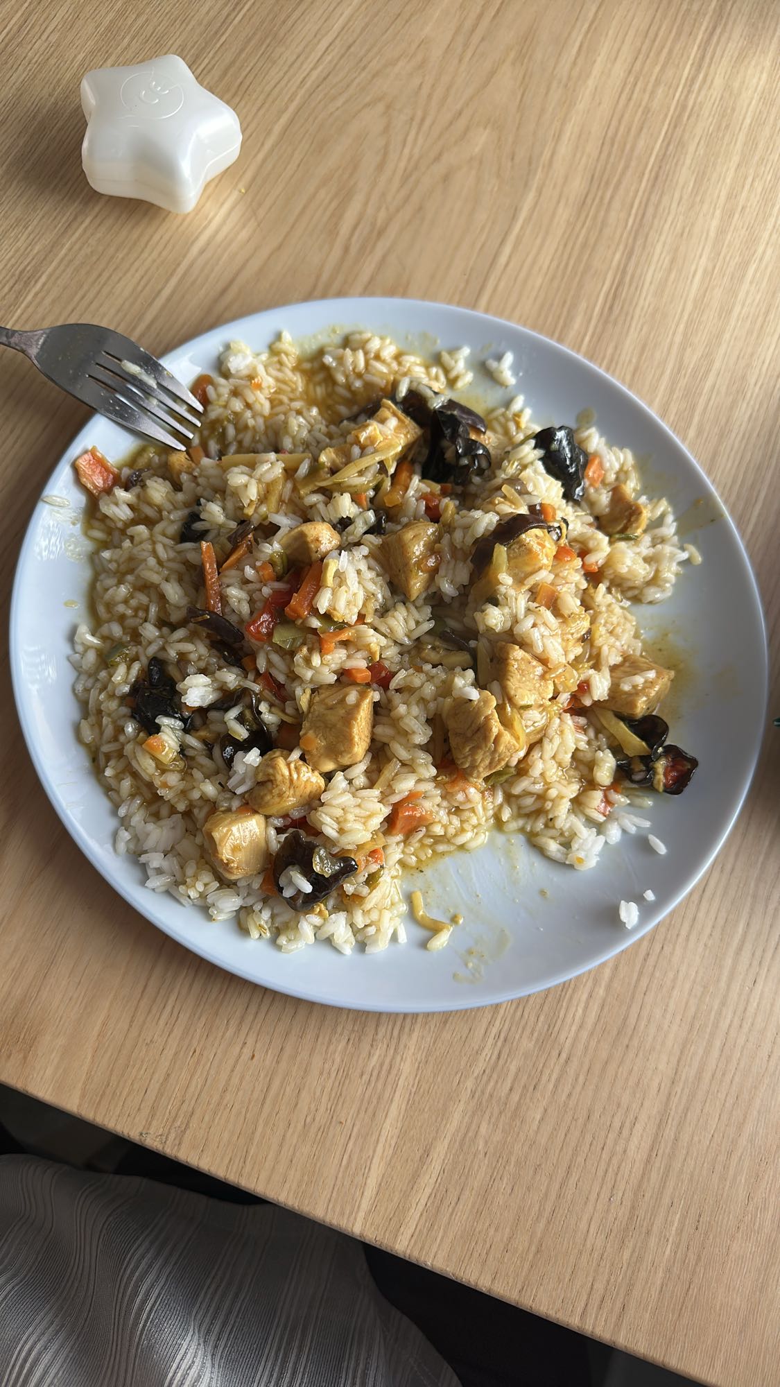 Kurczak z ryżem i warzywami