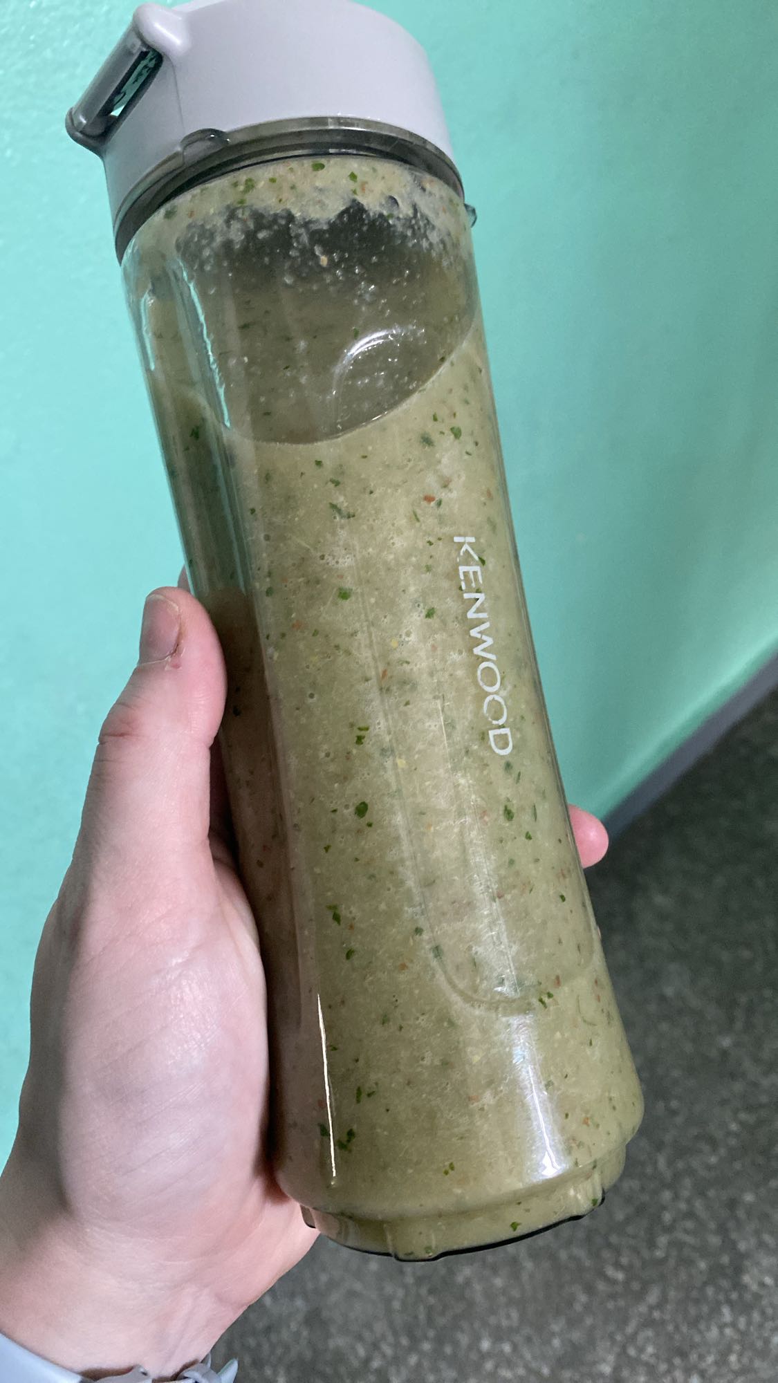 Zielony koktajl proteinowy