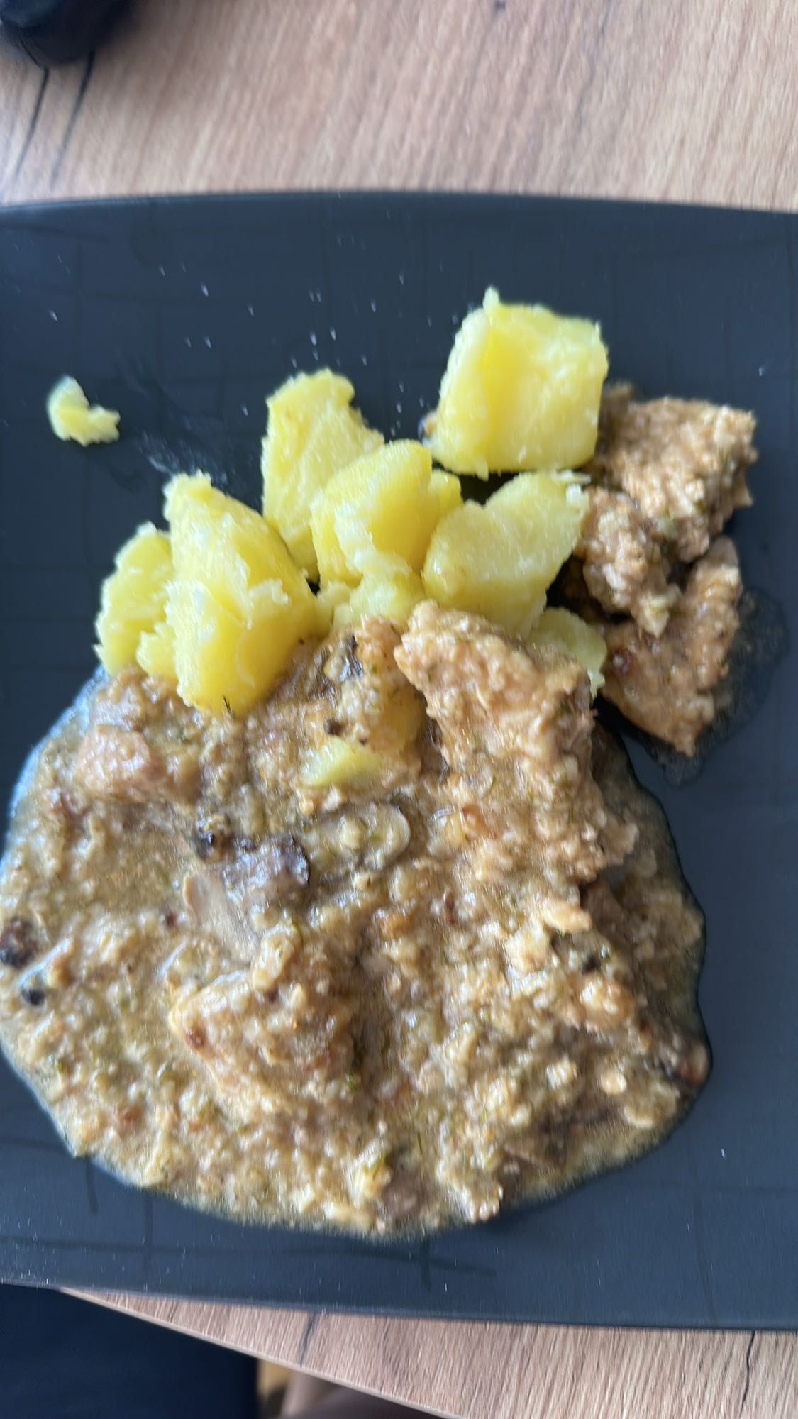 Gulasz z ziemniakami